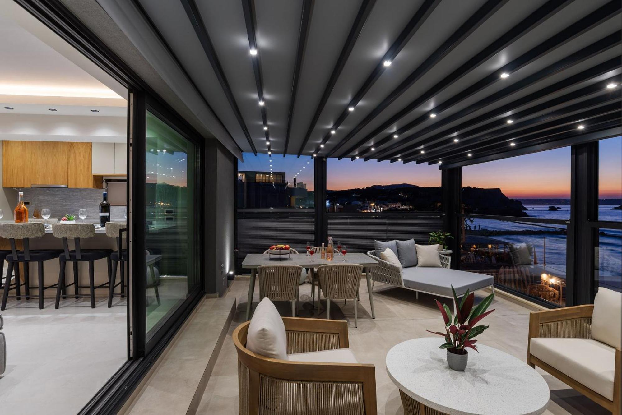 Seagull Luxury Next To The Sea - By Apokornas Apartment *
