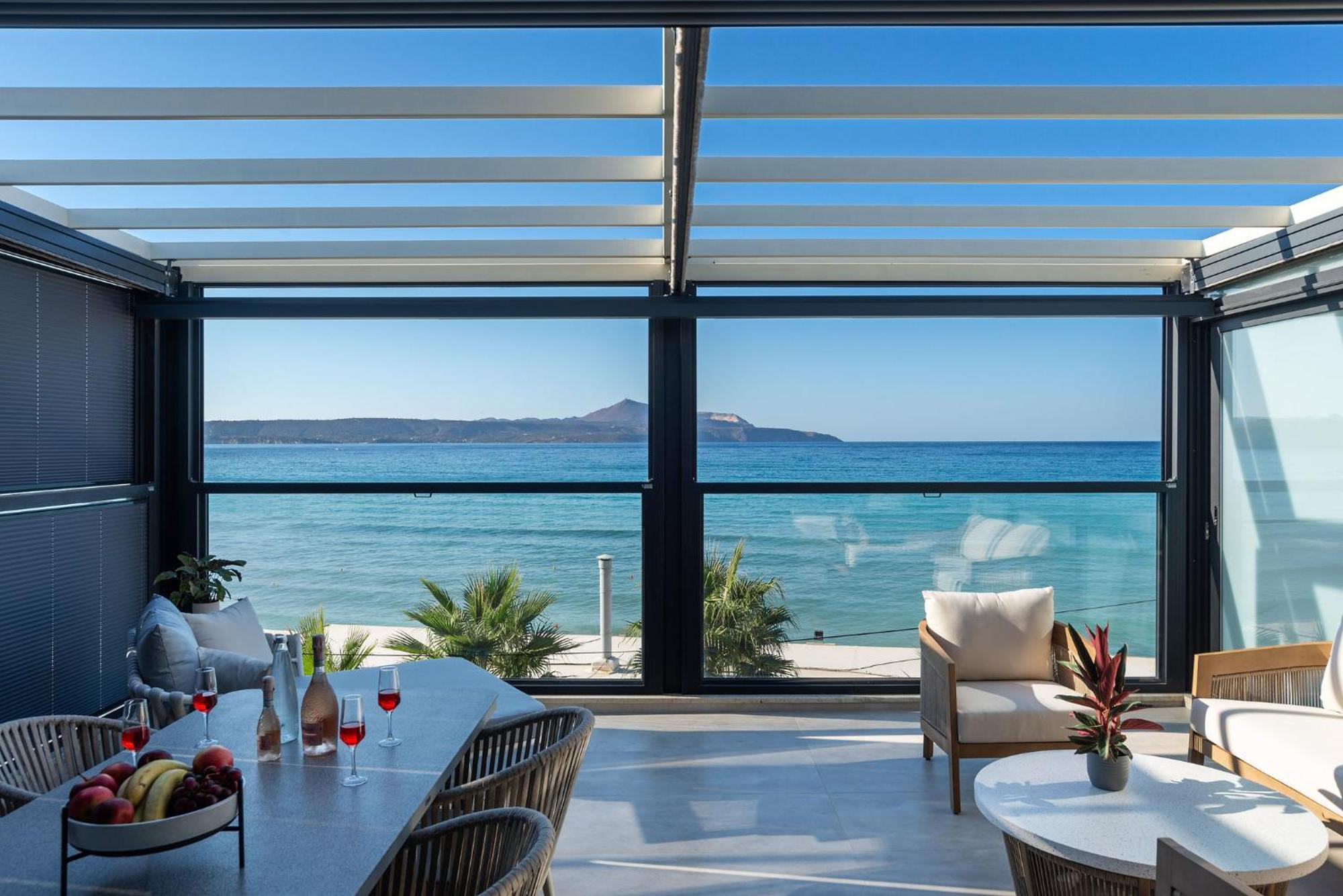 Apartment Seagull Luxury Next To The Sea - By Apokornas Almyrida (Crete)