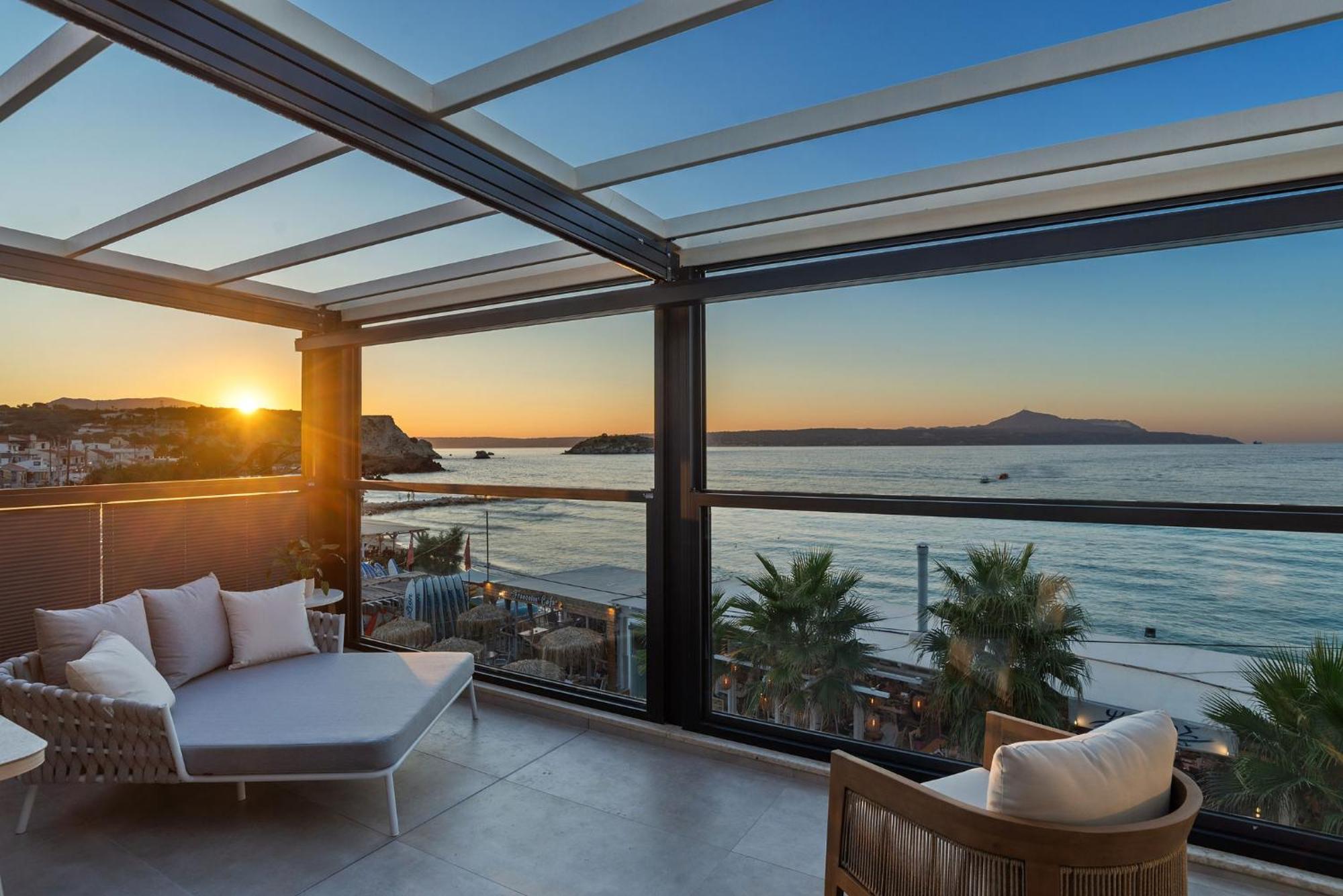Apartment Seagull Luxury Next To The Sea - By Apokornas *