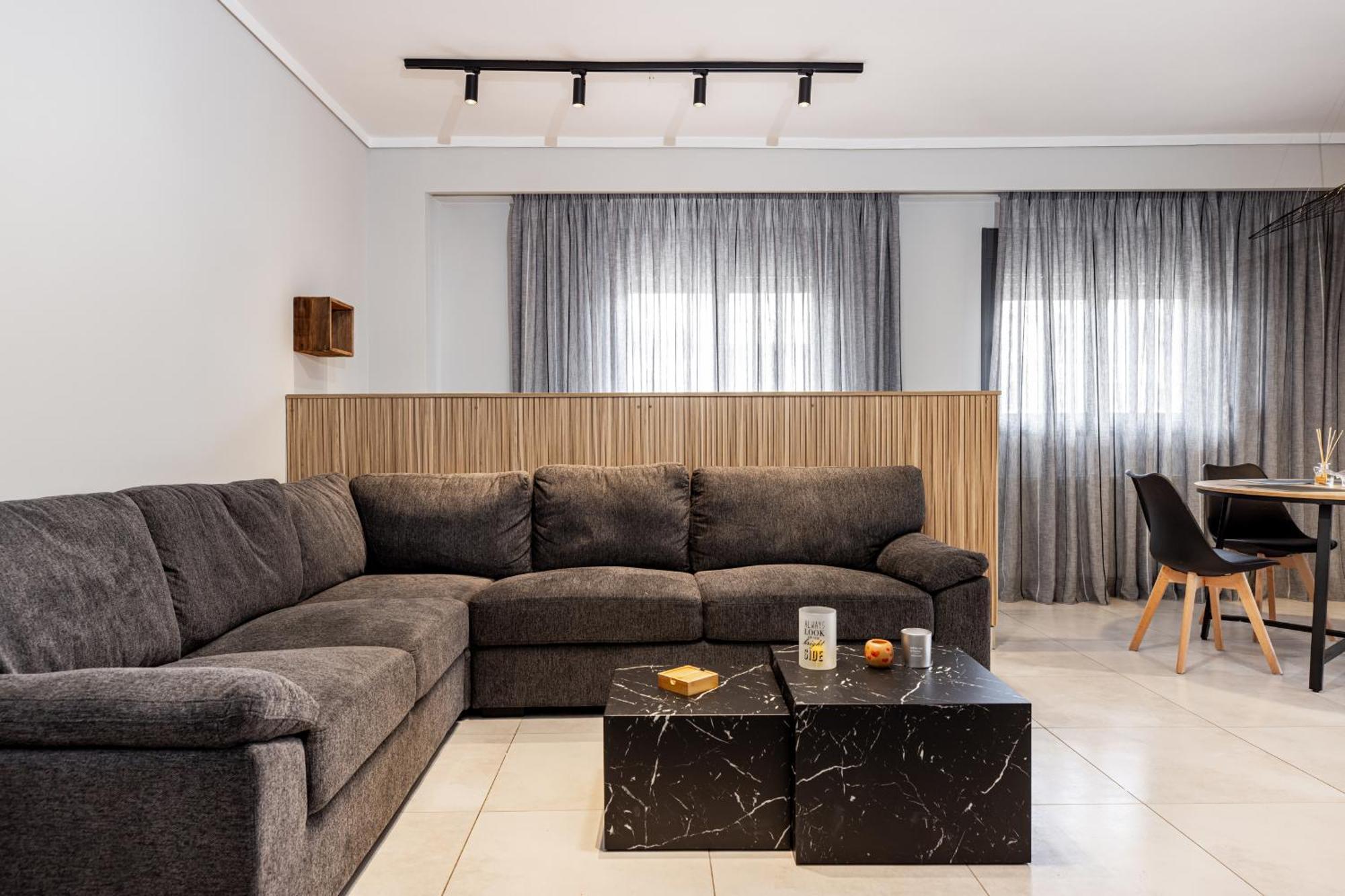 Spacious 3-bedroom With Wifi, Ac In Charming Kalamaria - Mountain View *