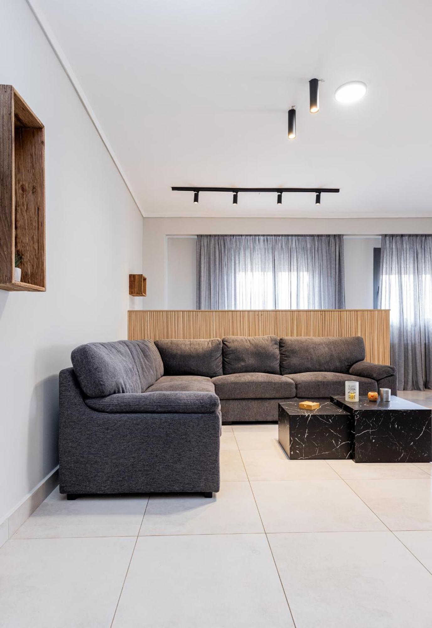 Apartment Spacious 3-bedroom With Wifi, Ac In Charming Kalamaria - Mountain View