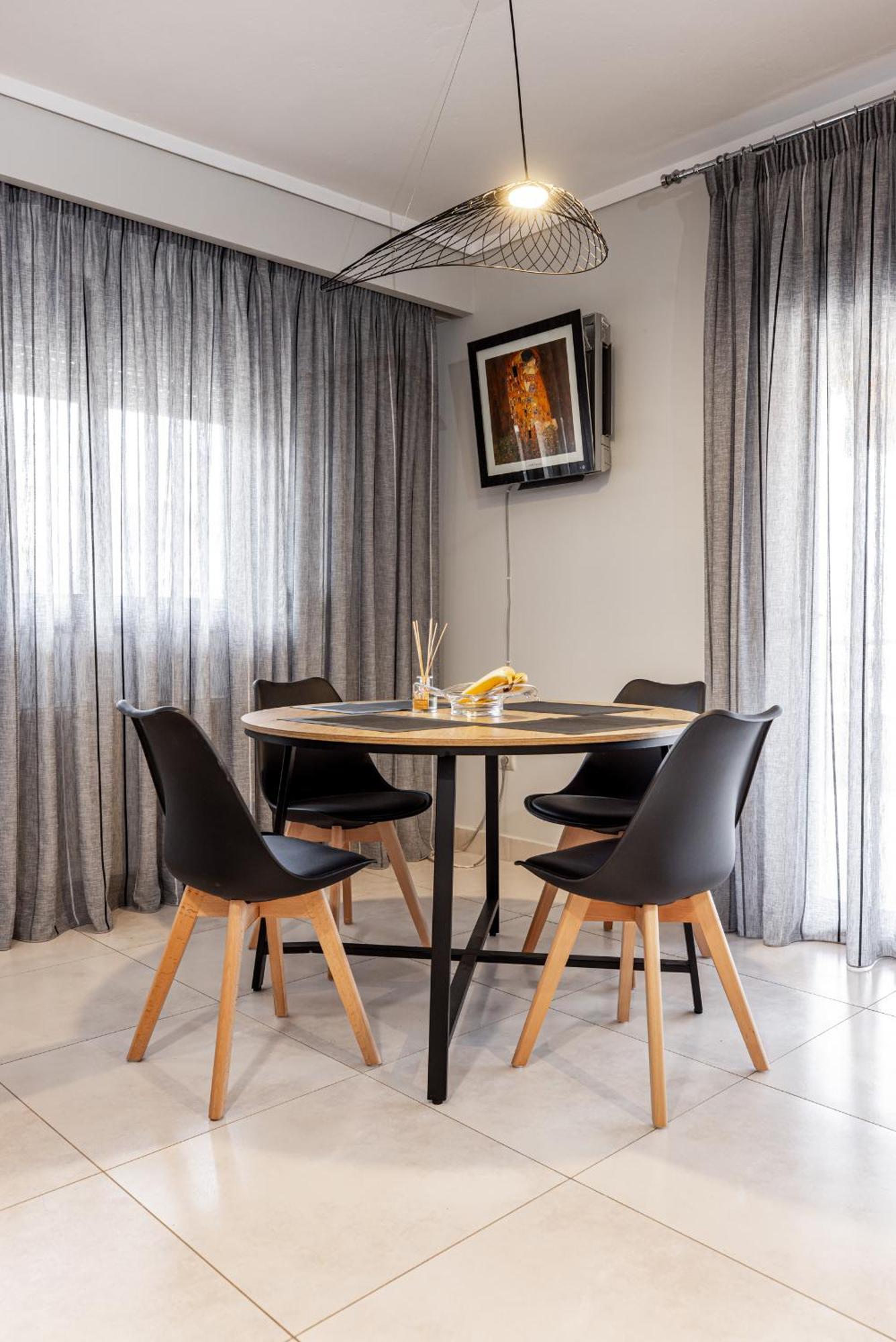 Apartment Spacious 3-bedroom With Wifi, Ac In Charming Kalamaria - Mountain View Thessaloniki