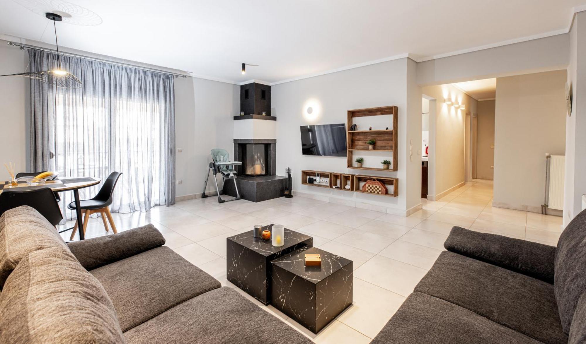 Spacious 3-bedroom With Wifi, Ac In Charming Kalamaria - Mountain View Thessaloniki
