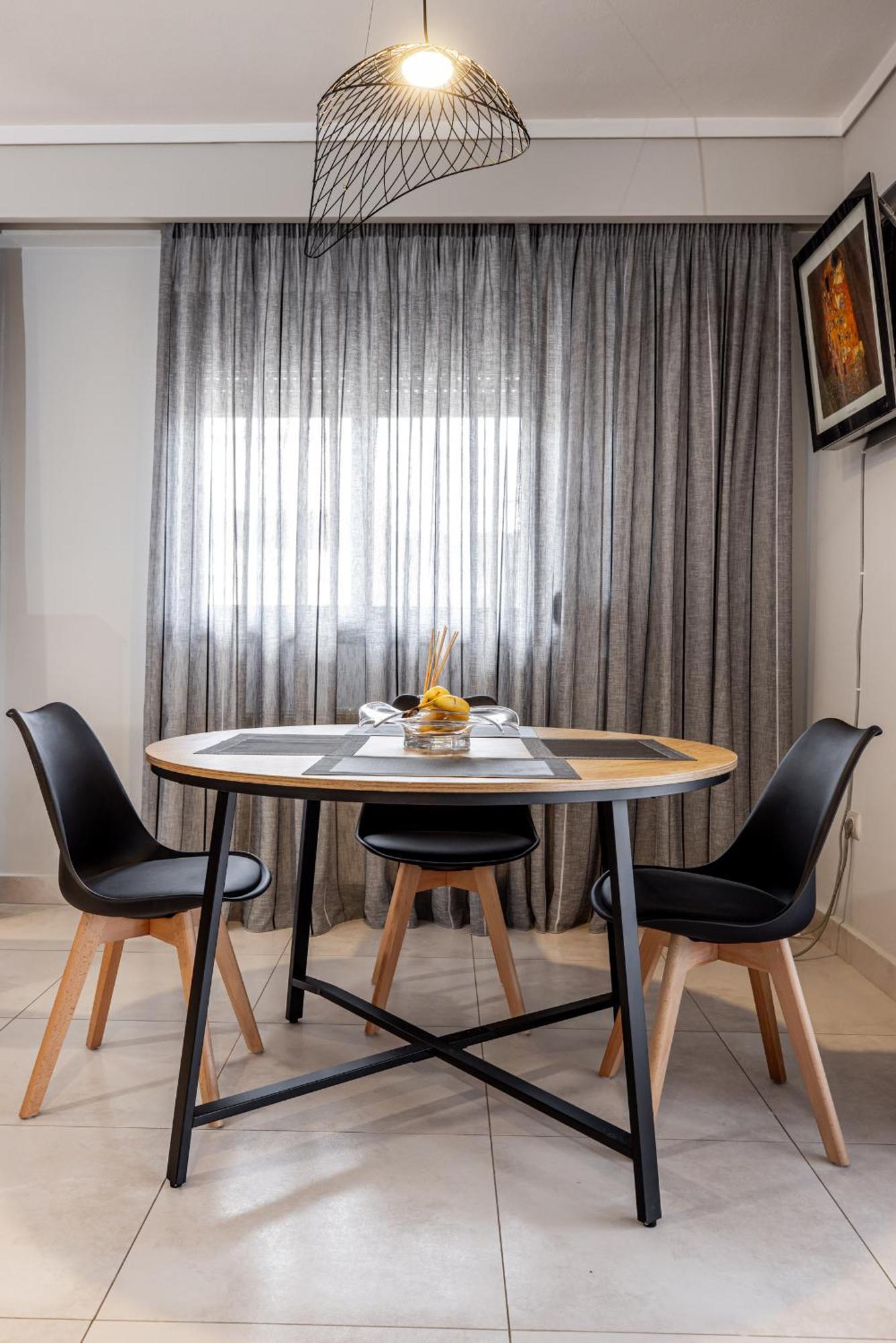 Spacious 3-bedroom With Wifi, Ac In Charming Kalamaria - Mountain View Thessaloniki