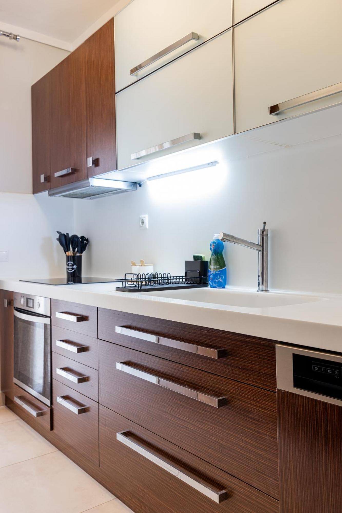 Apartment Spacious 3-bedroom With Wifi, Ac In Charming Kalamaria - Mountain View
