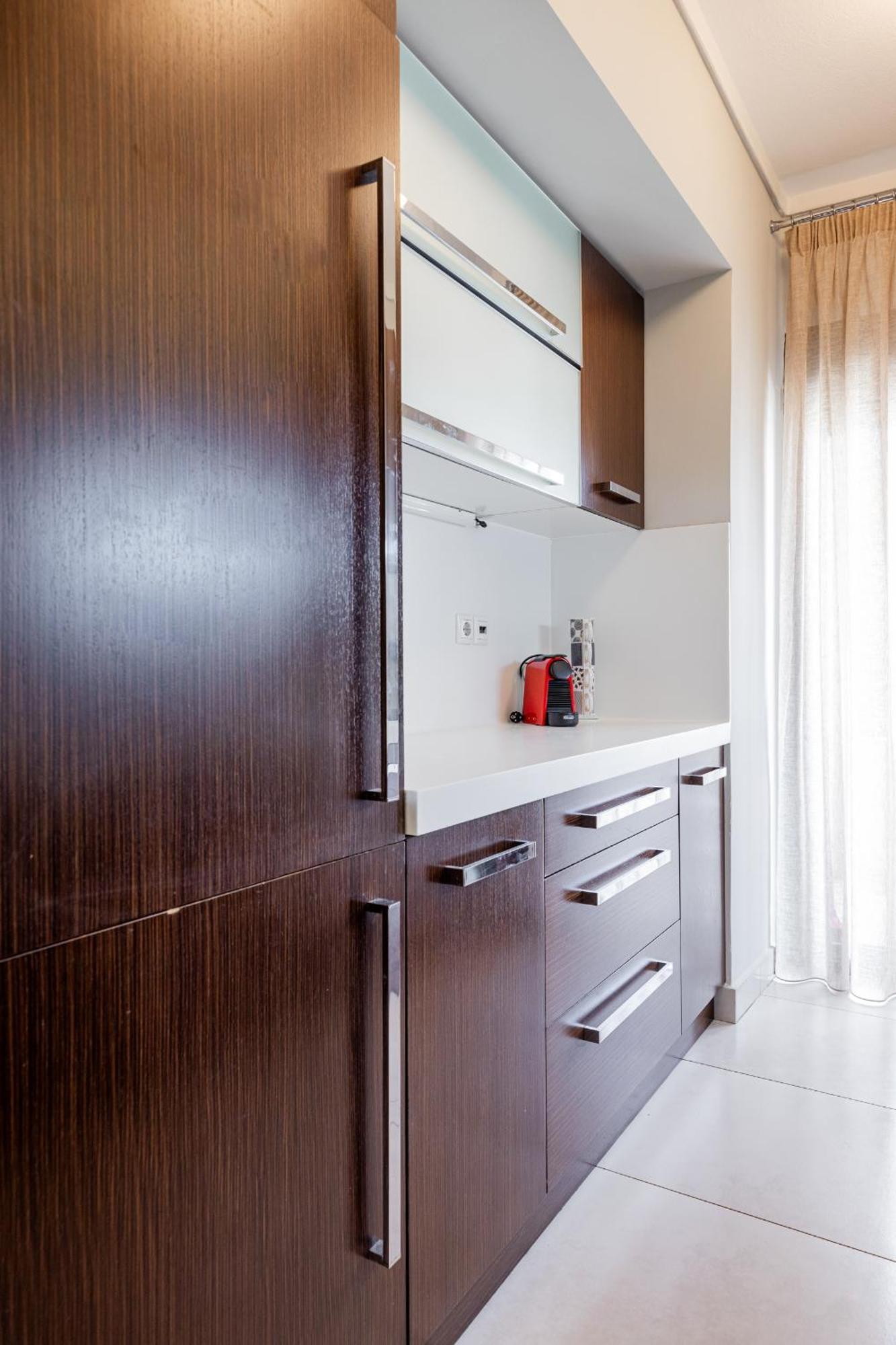 Spacious 3-bedroom With Wifi, Ac In Charming Kalamaria - Mountain View *
