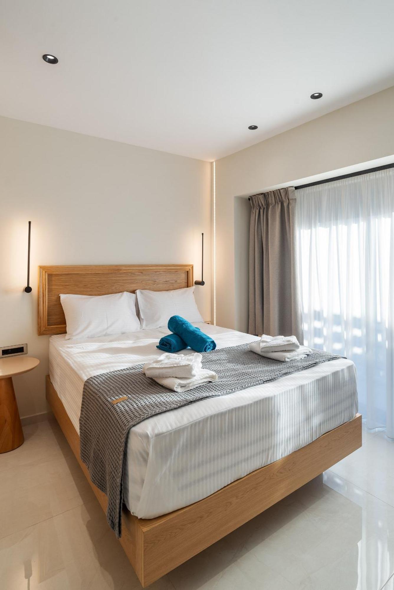 Seagull Luxury Next To The Sea - By Apokornas * Almyrida (Crete)
