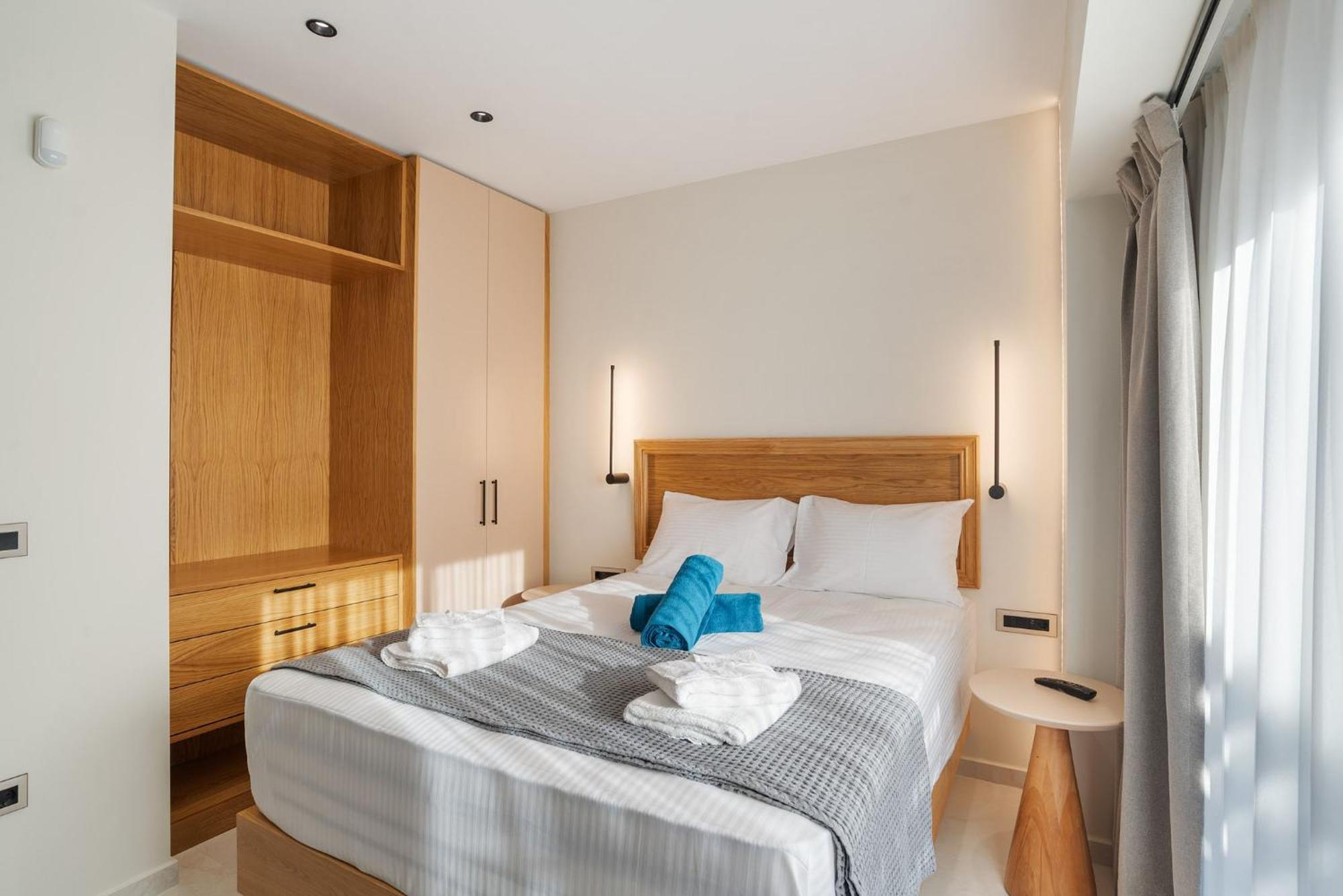 Apartment Seagull Luxury Next To The Sea - By Apokornas *