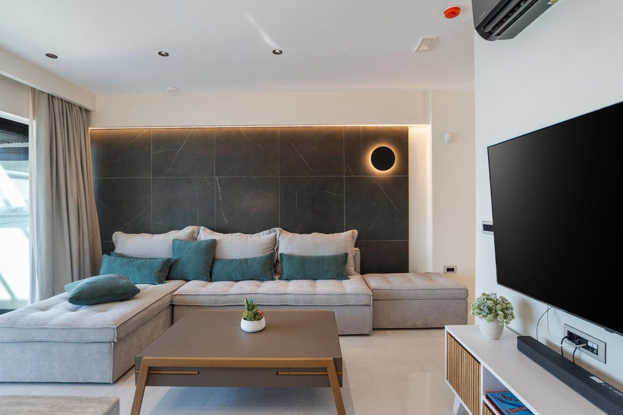 Seagull Luxury Next To The Sea - By Apokornas Apartment *
