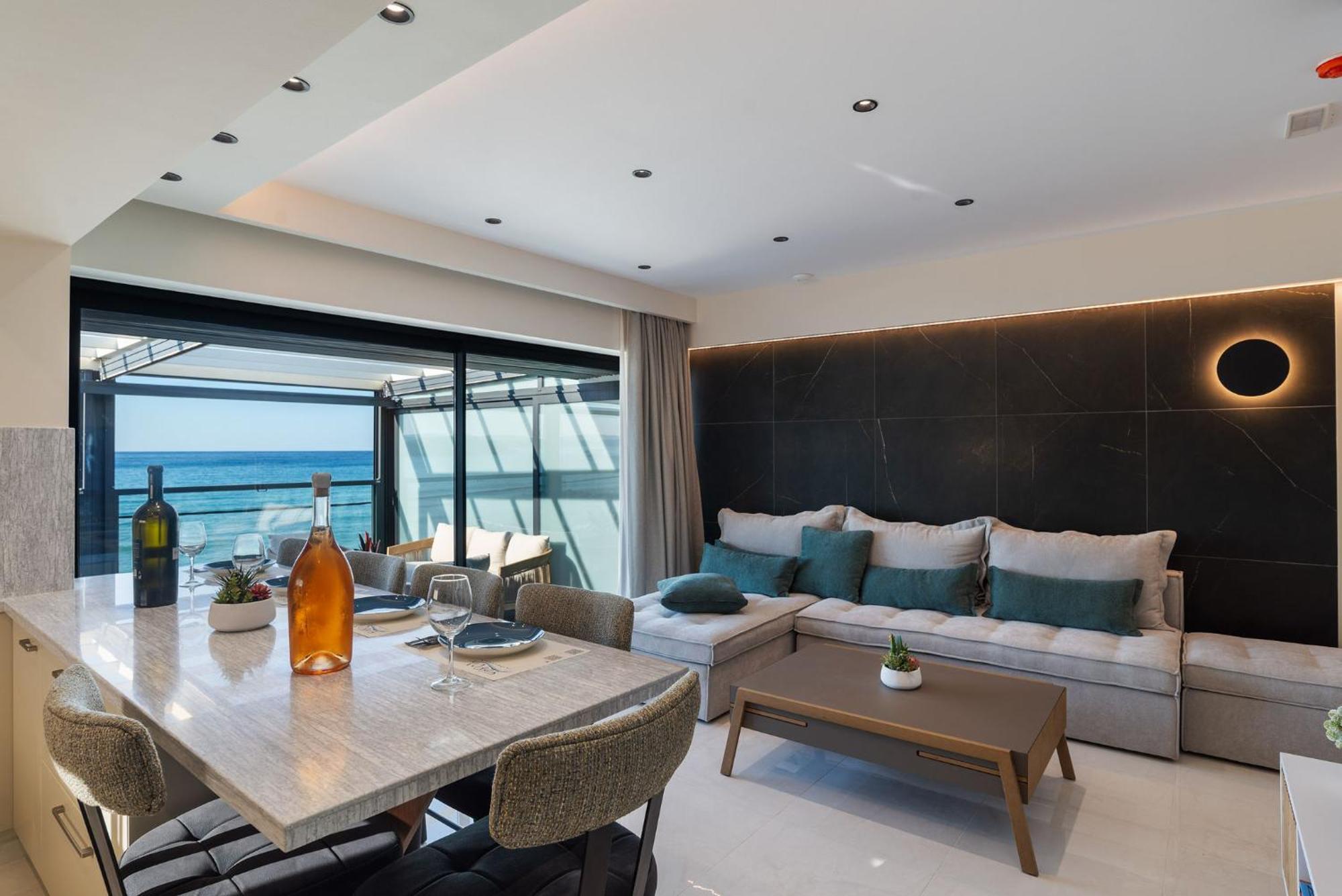 Apartment Seagull Luxury Next To The Sea - By Apokornas Almyrida (Crete)