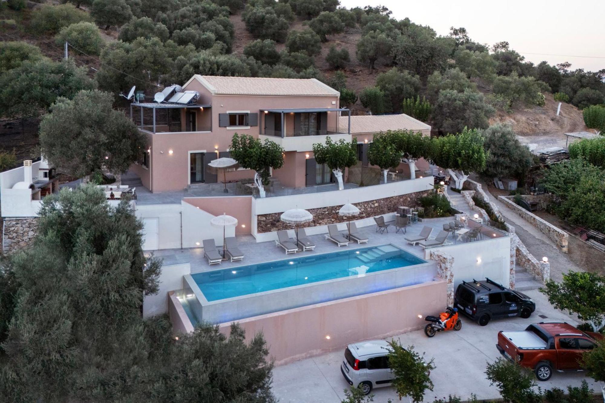 Alexandras's Mansion Villa *
