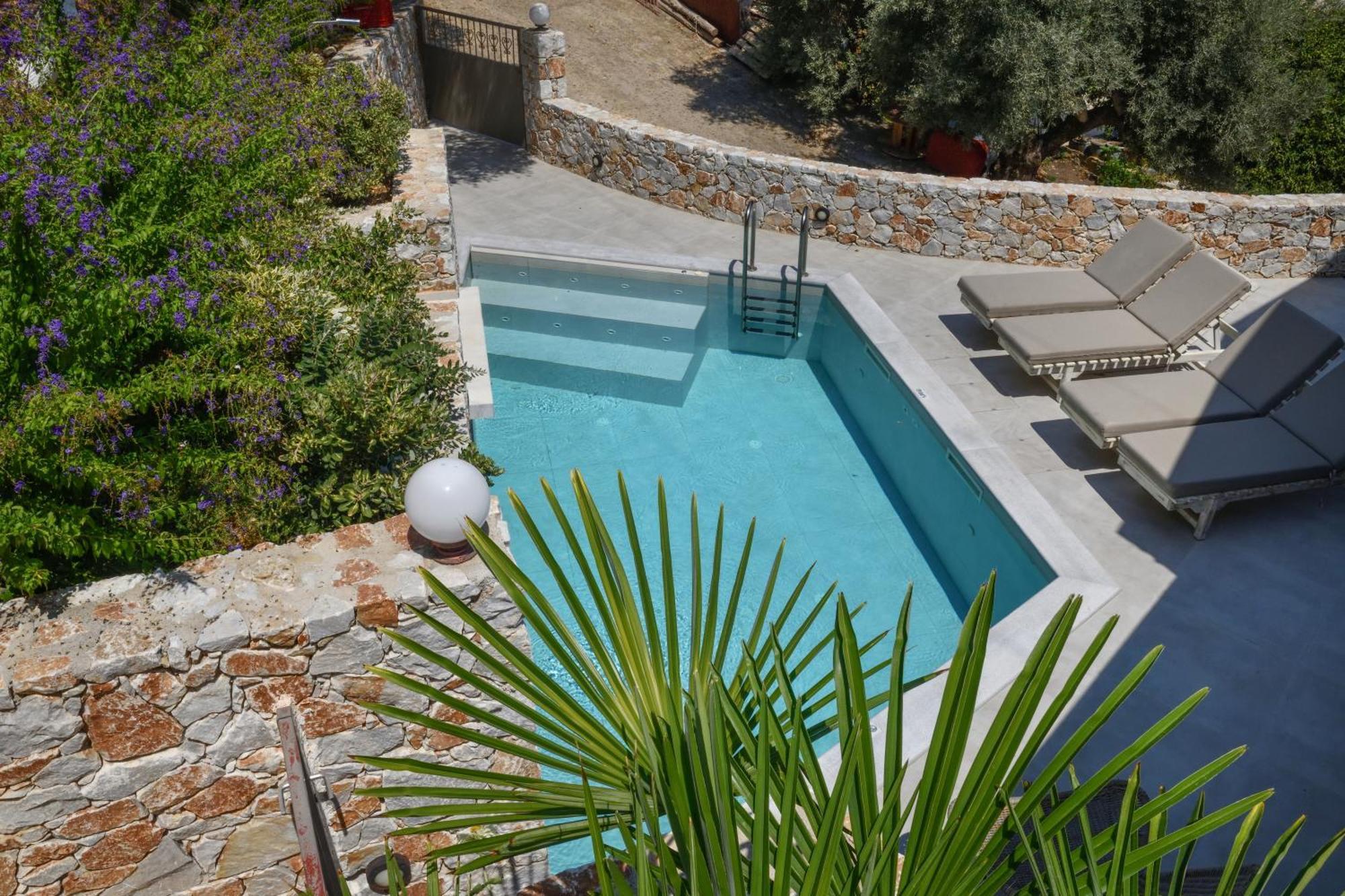 Villa Alexandras's Mansion *