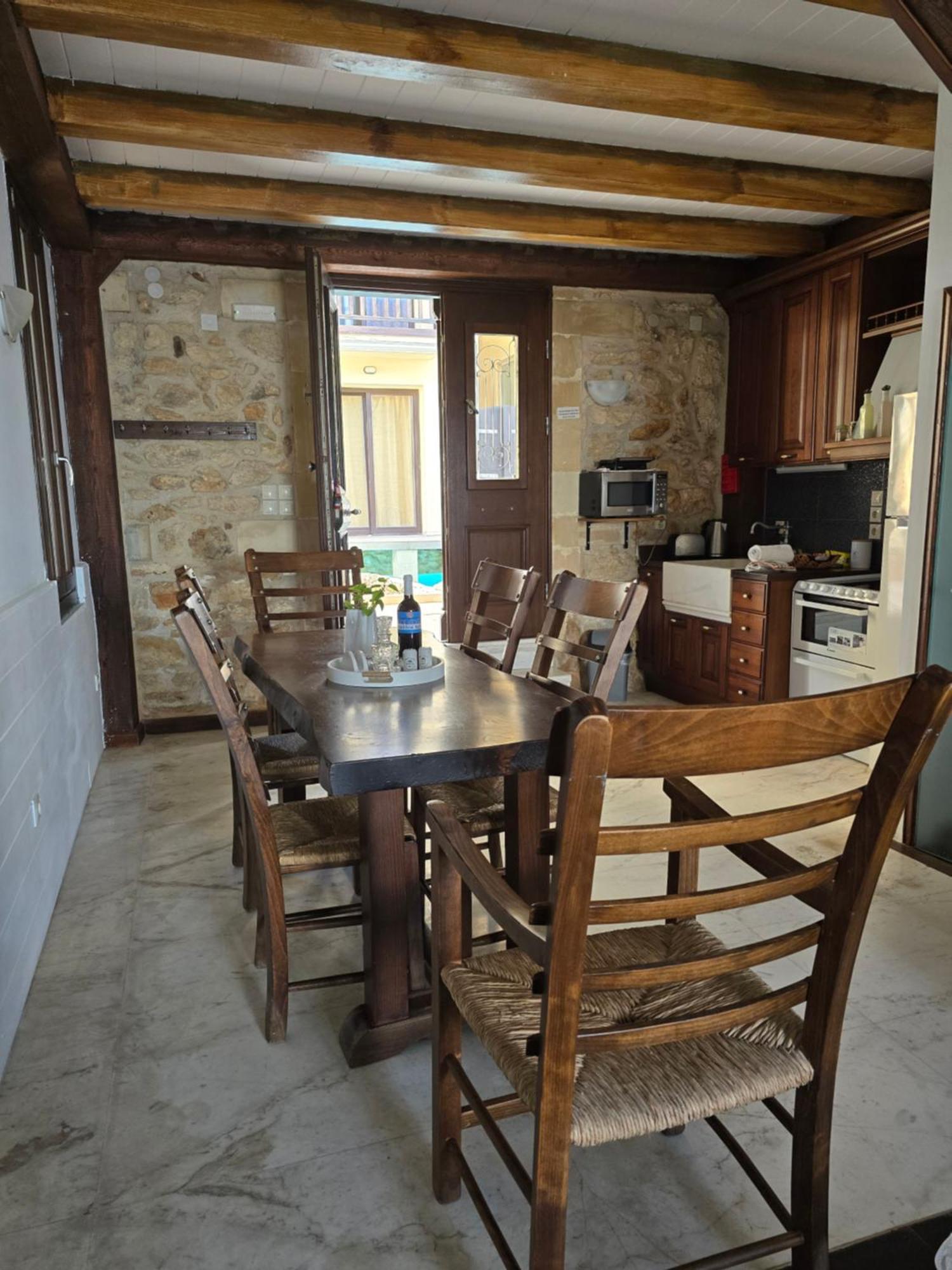 Volakas Beachfront Villa *
