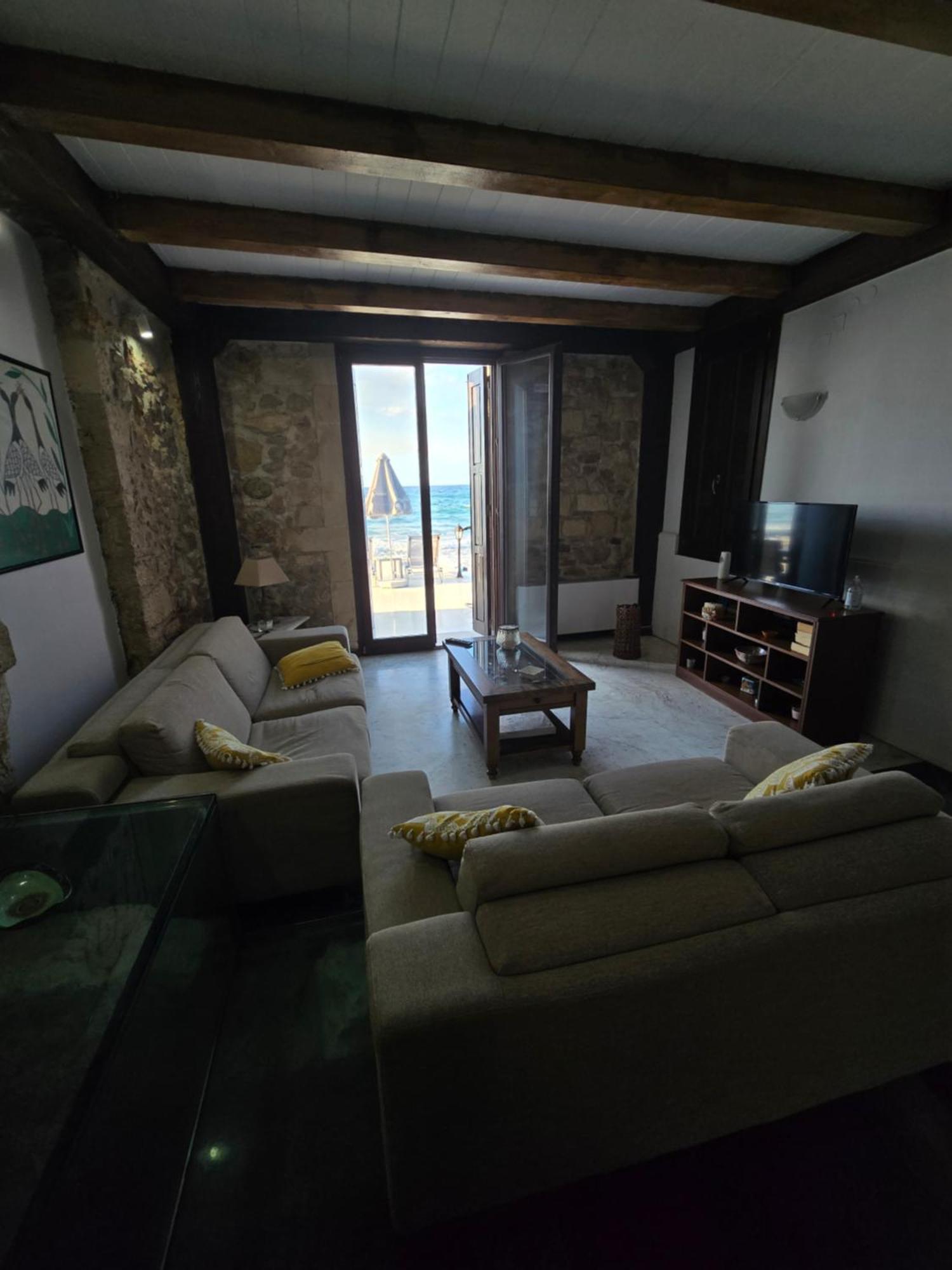 Volakas Beachfront Villa Rethymno (Crete)