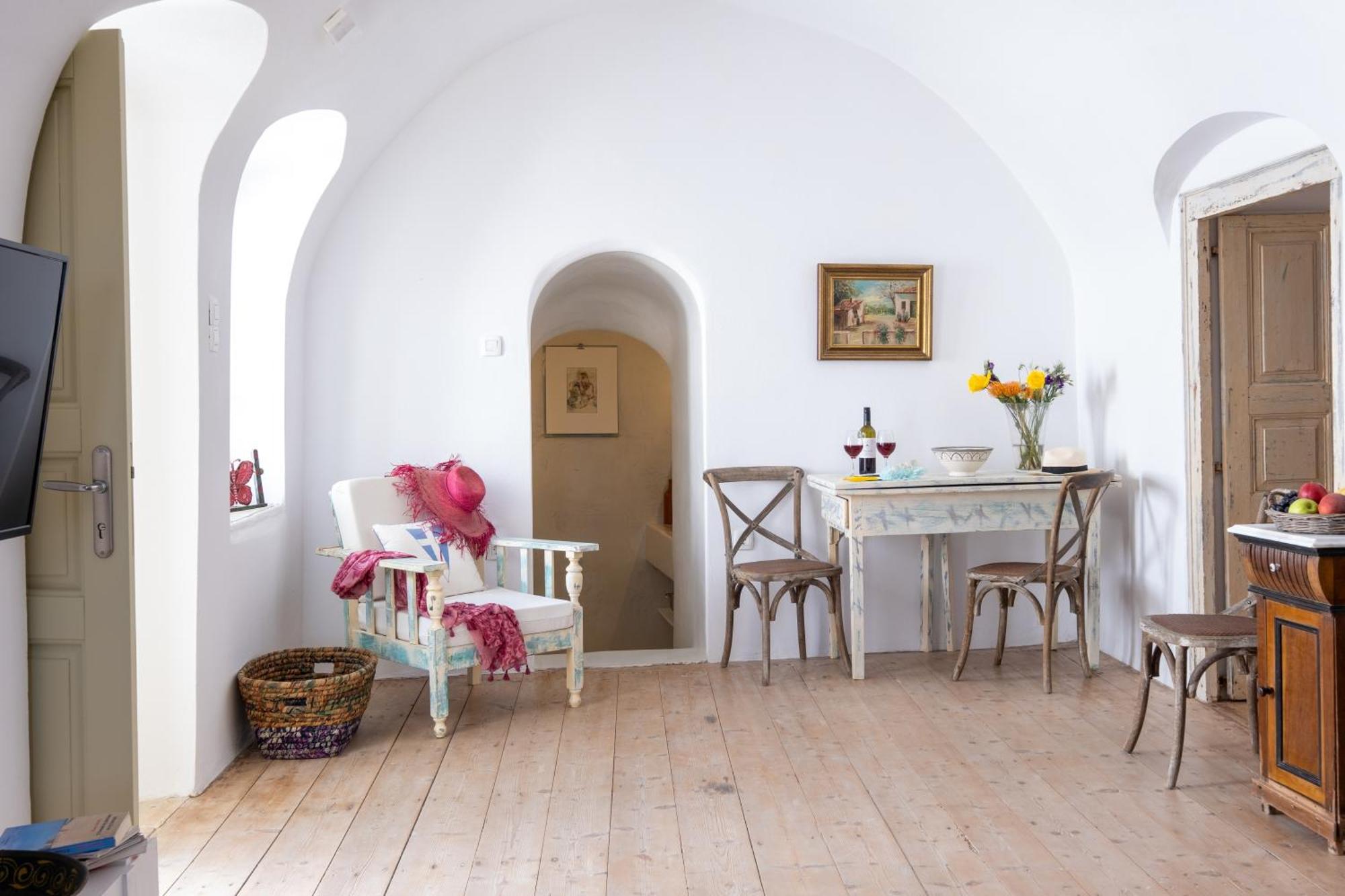 Art Canava Luxury Villa Fira (Santorini)