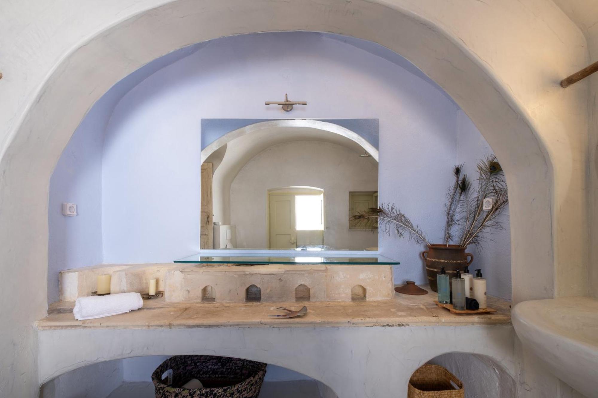 Art Canava Luxury Villa Fira (Santorini)