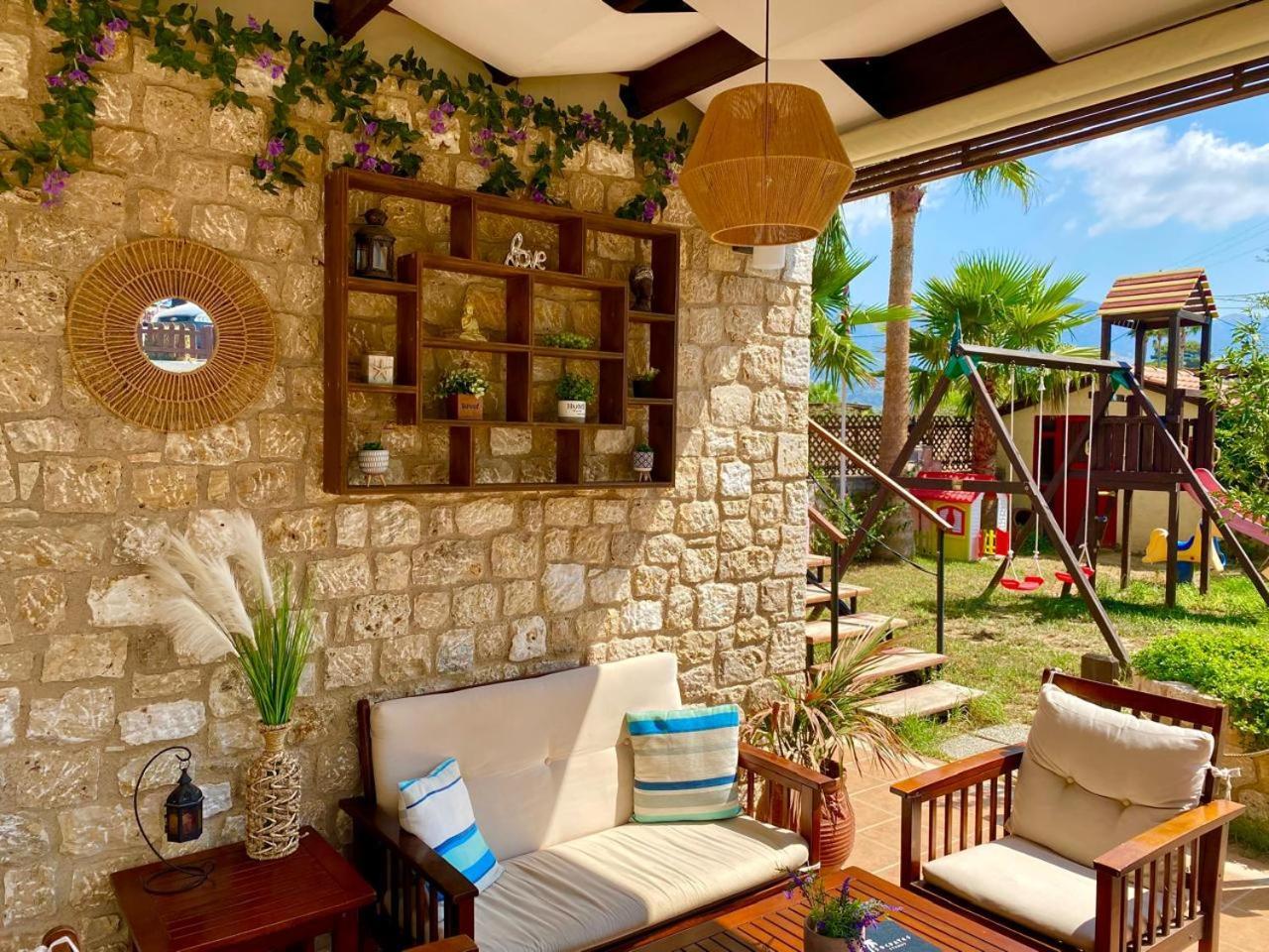 Socrates Aparthotel 3*
