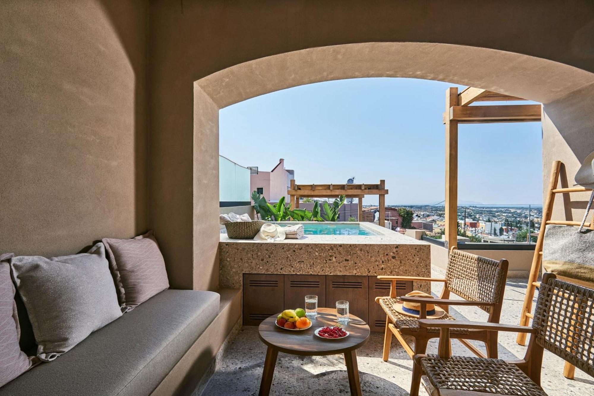 Kaptara Premium Villa, Plunge Pool & Jacuzzis Villa