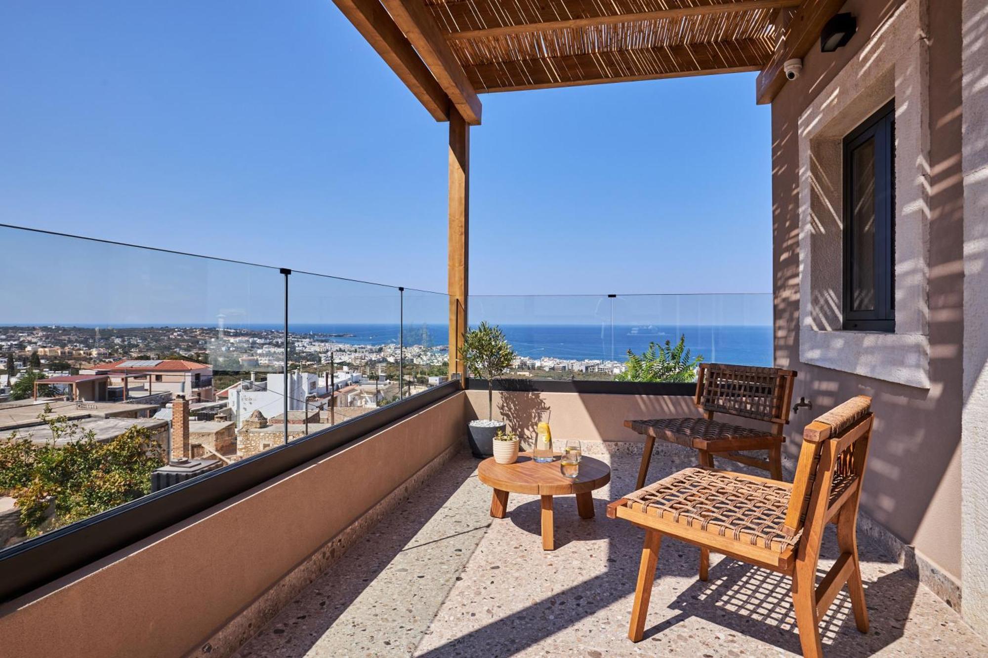 Kaptara Premium Villa, Plunge Pool & Jacuzzis Villa
