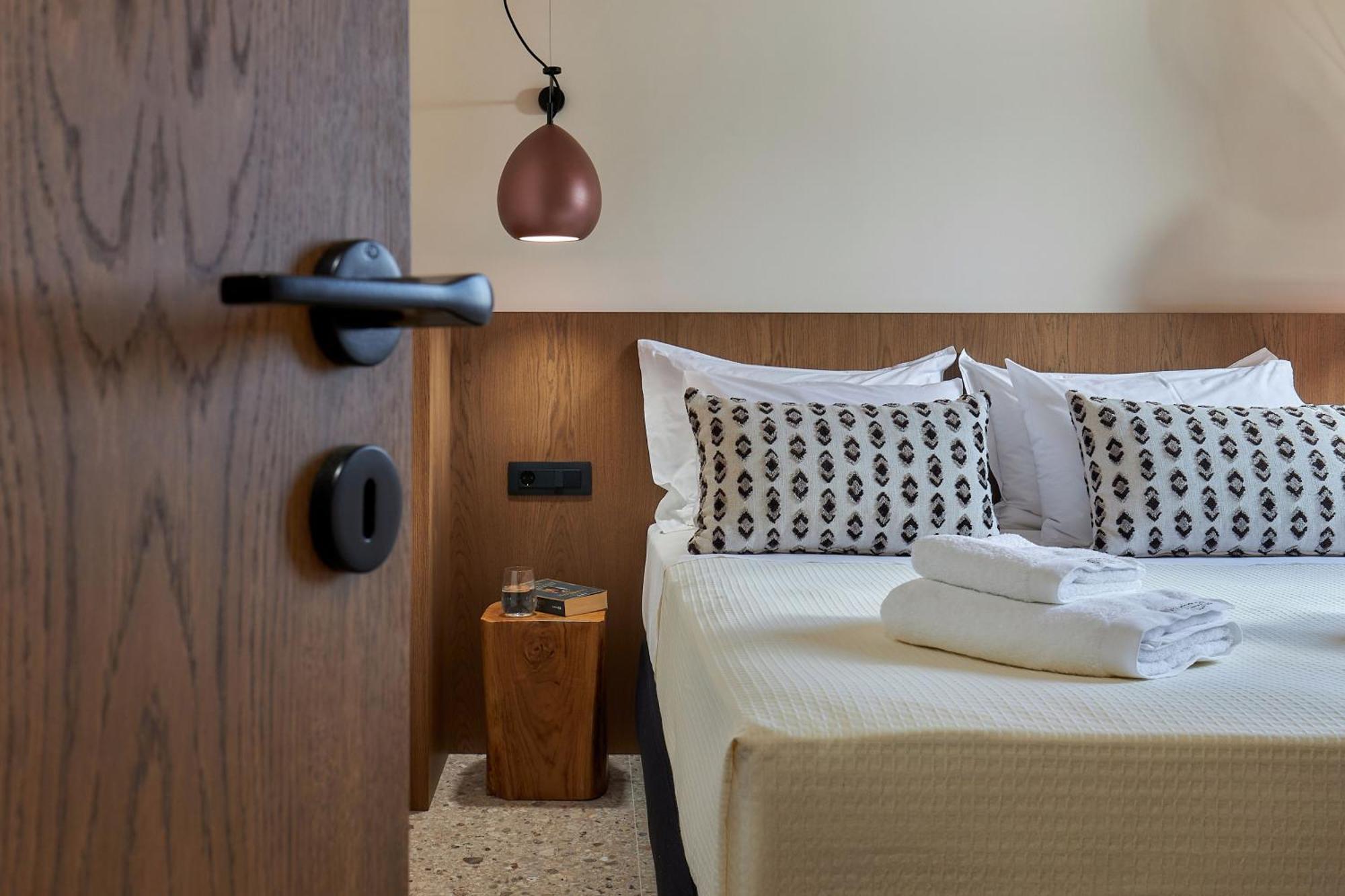 Kaptara Premium Villa, Plunge Pool & Jacuzzis * Koutouloufari (Crete)