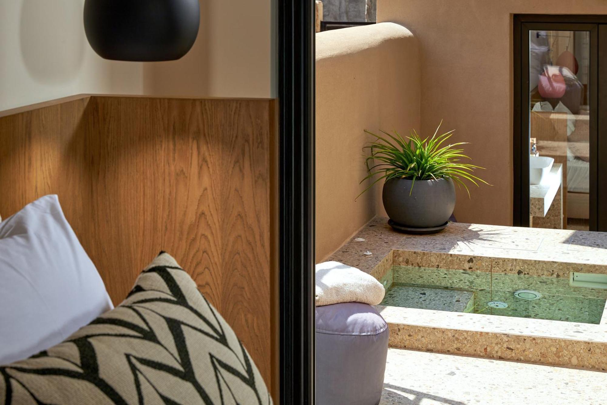 Kaptara Premium Villa, Plunge Pool & Jacuzzis Villa