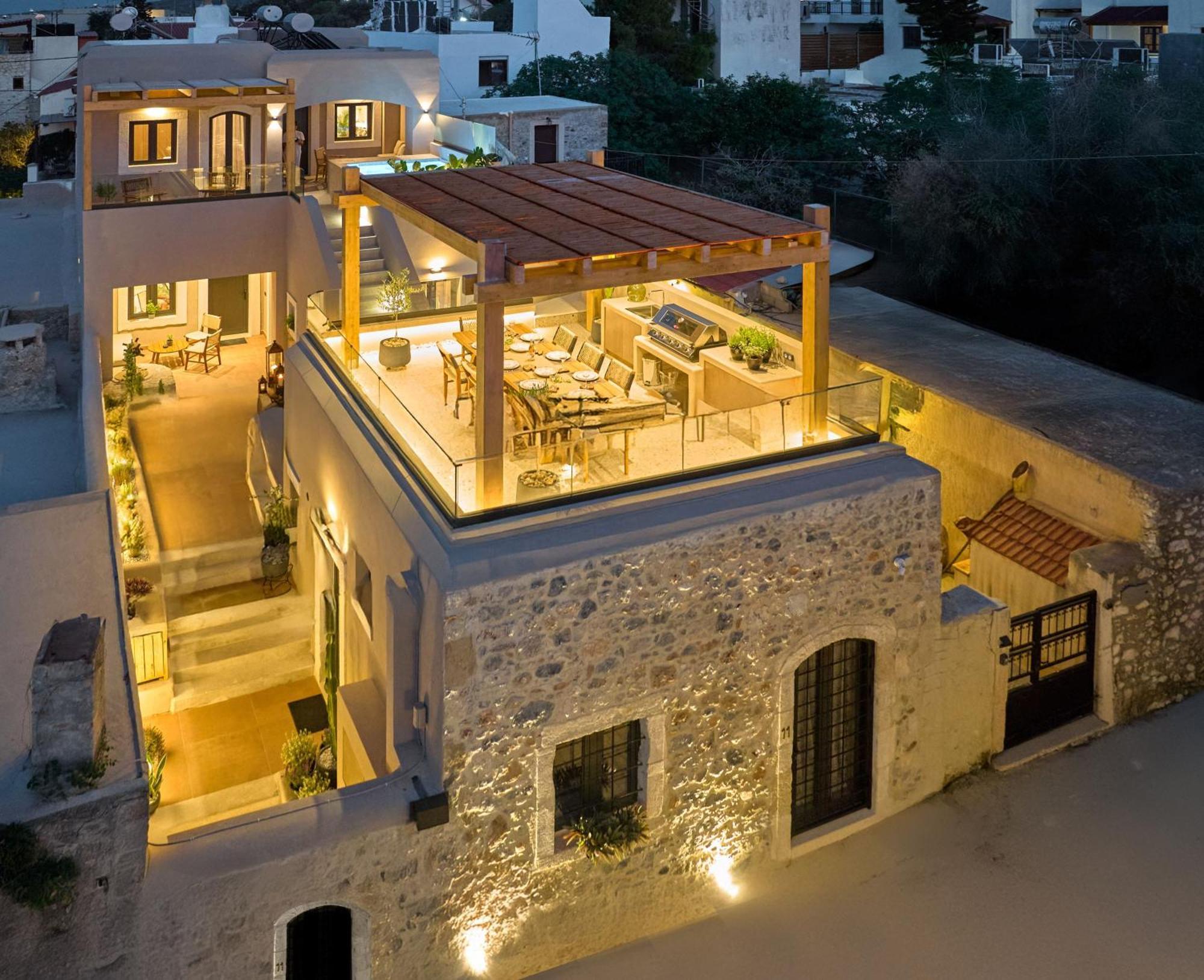 Kaptara Premium Villa, Plunge Pool & Jacuzzis Villa *
