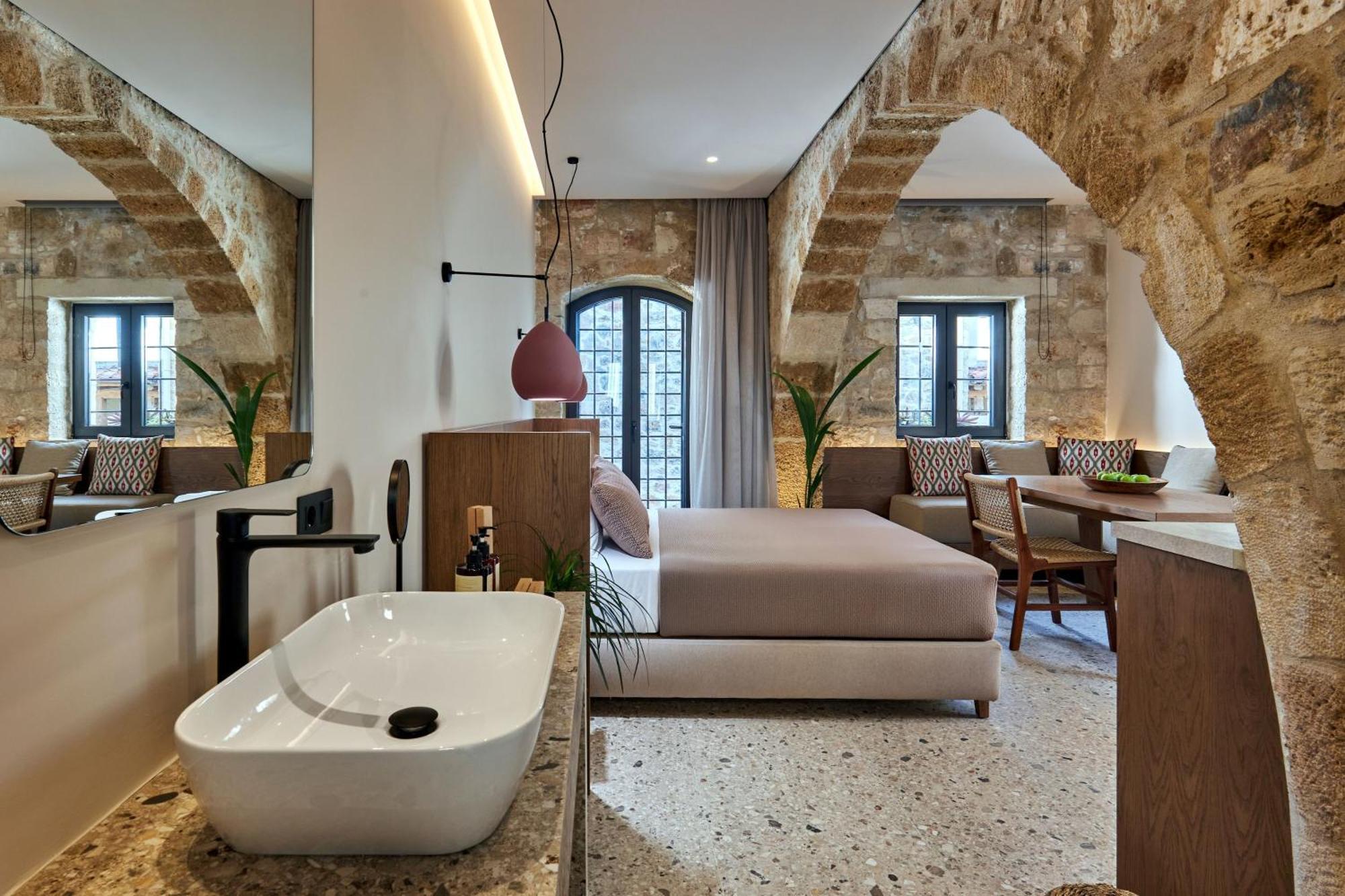 Kaptara Premium Villa, Plunge Pool & Jacuzzis *