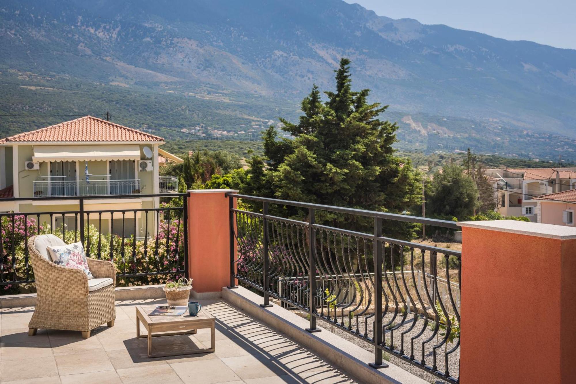 Annino In Village With Private Pool! * Karavados