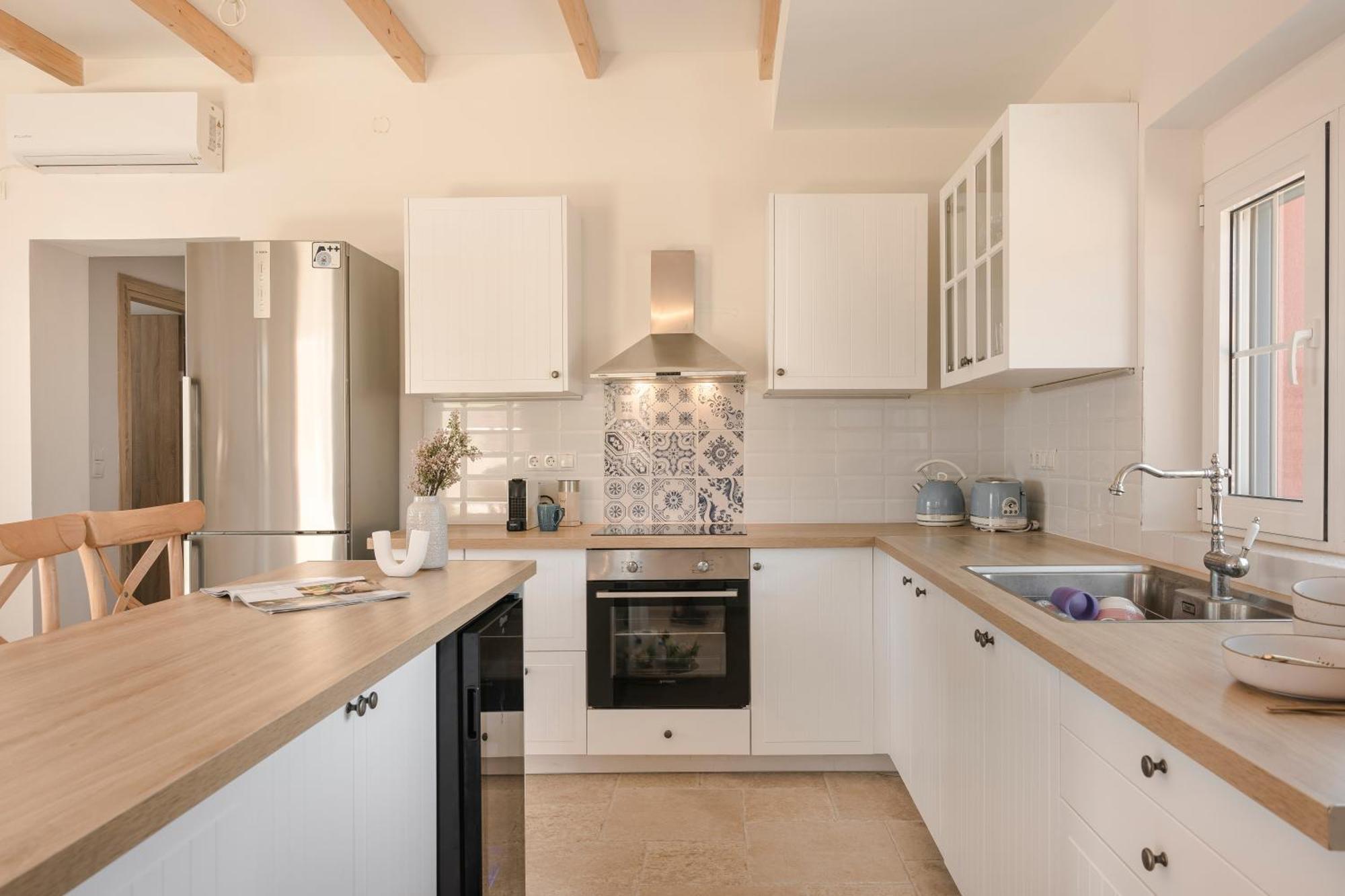 Annino In Village With Private Pool!