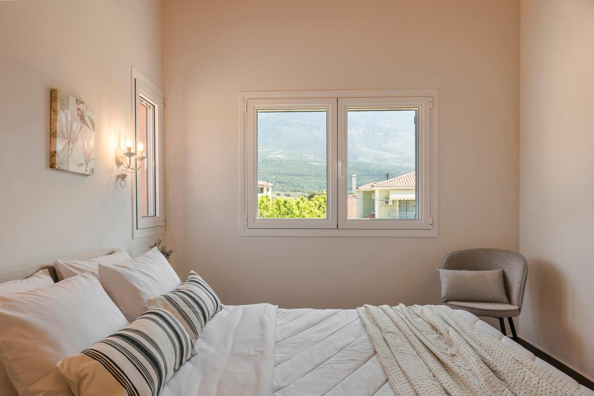 Annino In Village With Private Pool!