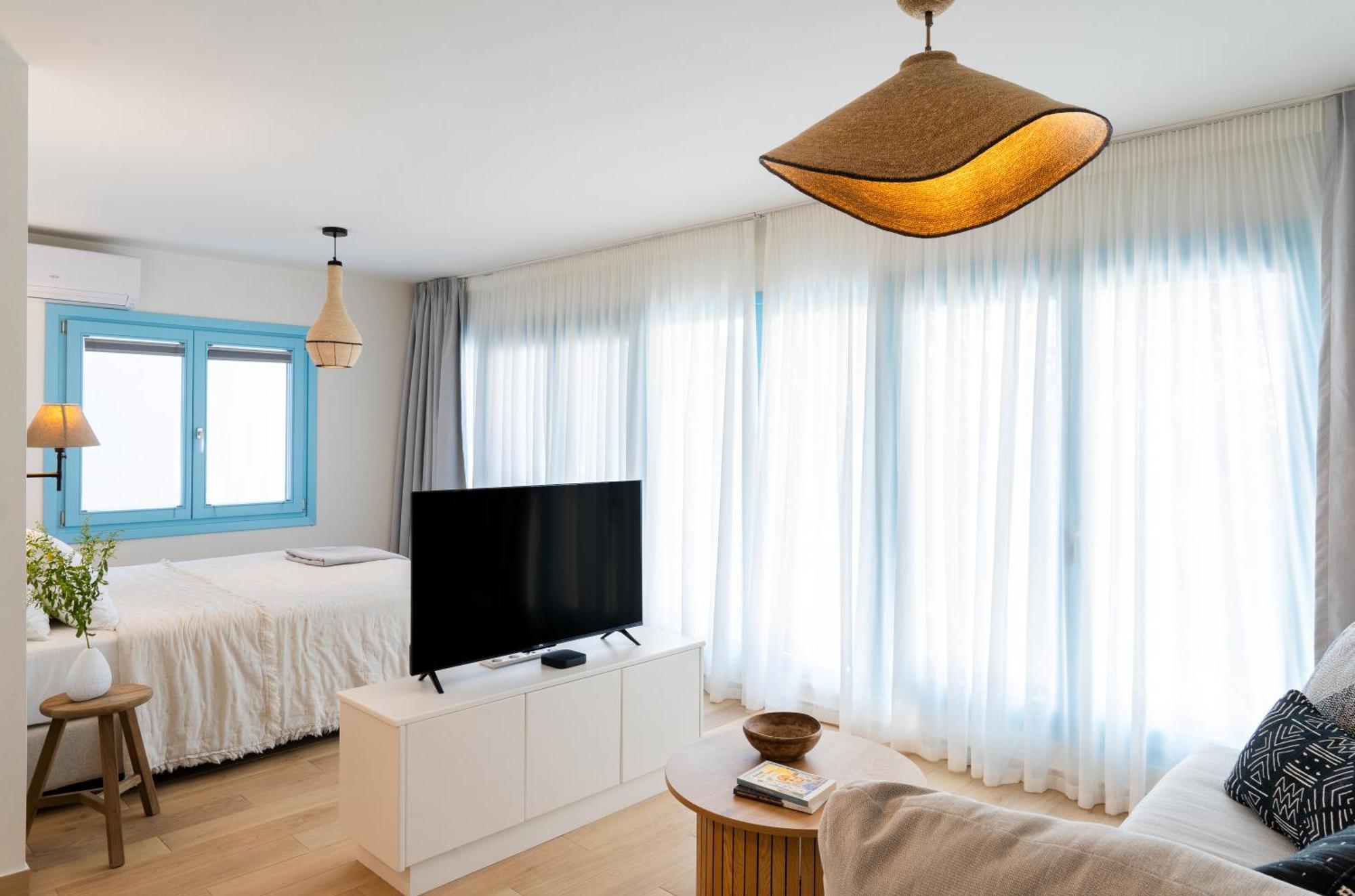Olea Blue Skiathos Town