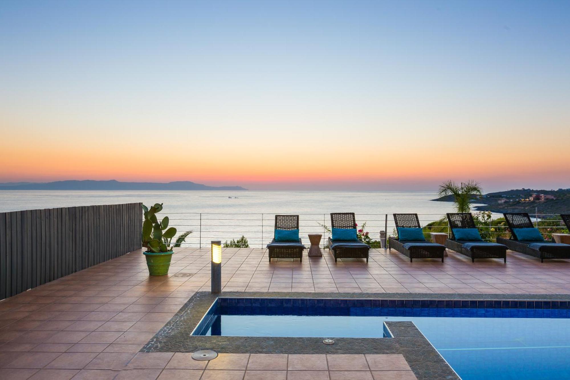 Villa Yellow Dream Chorafakia
