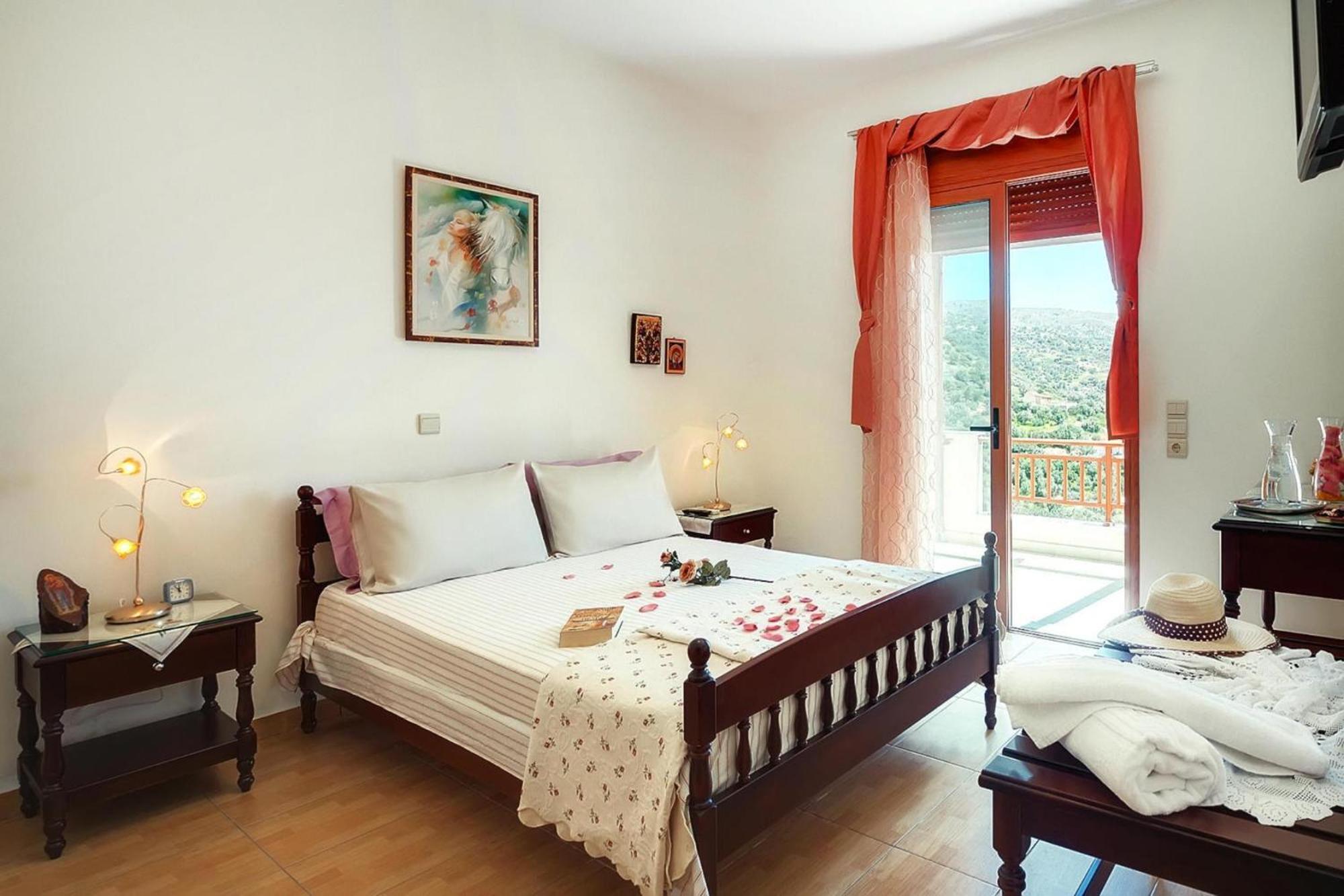 Triopetra Holiday home *