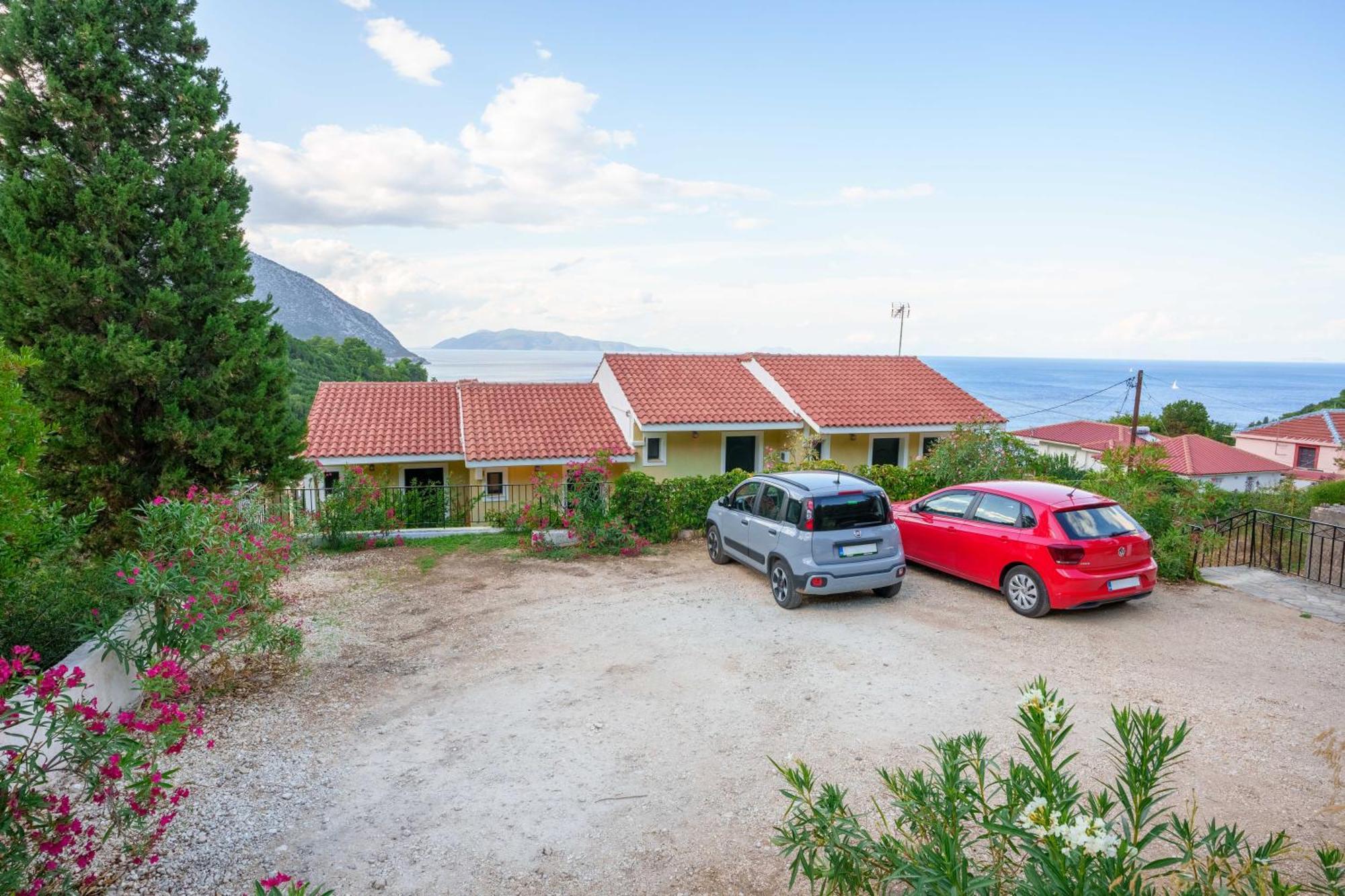 Giannatos' Studios * Poros (Kefalonia)