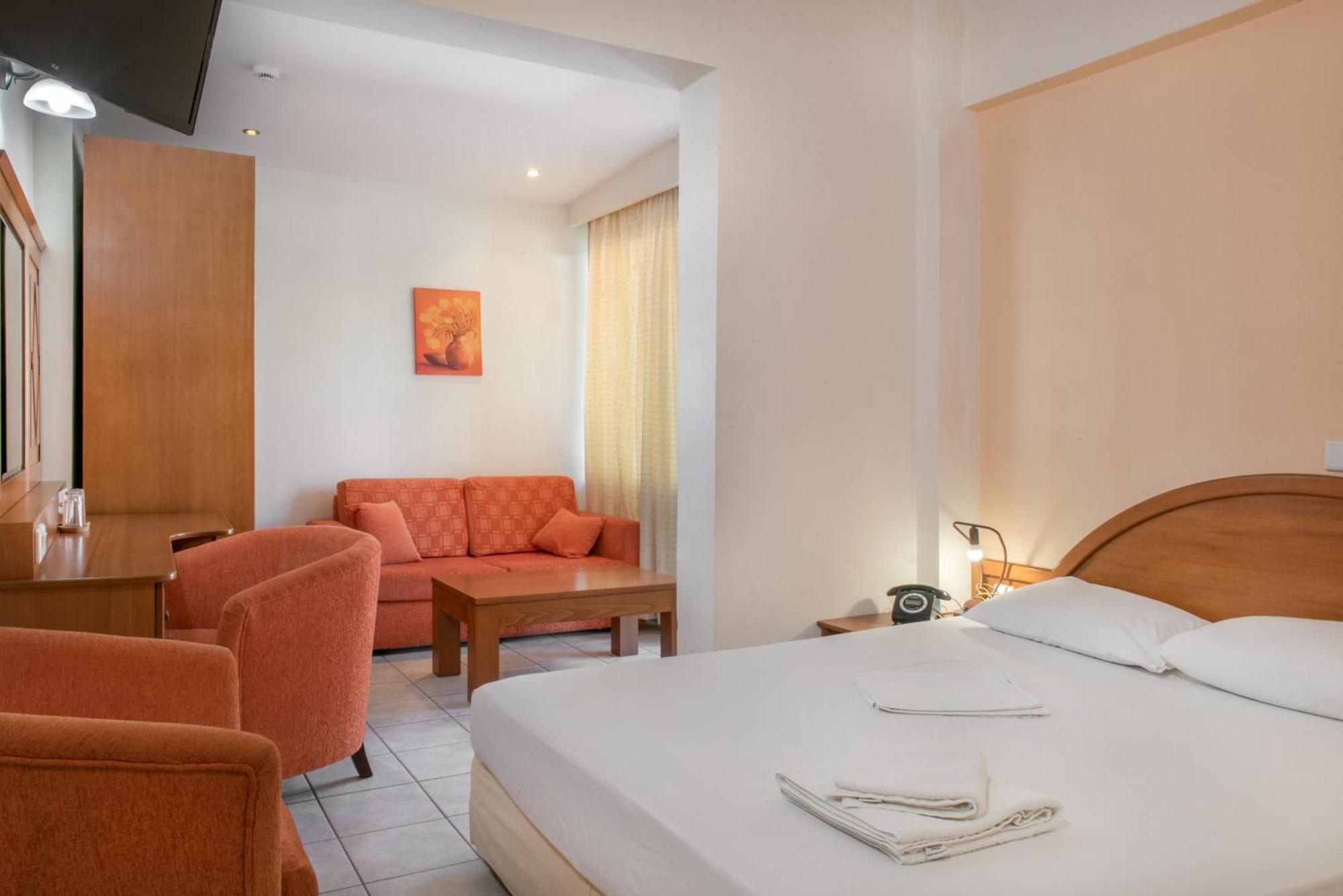 Pyrgos Hotel 2*