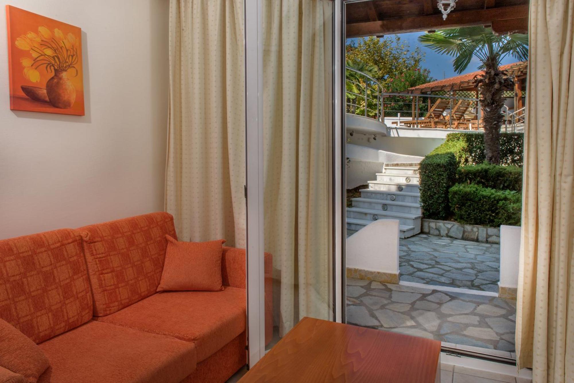 Hotel Pyrgos 2*