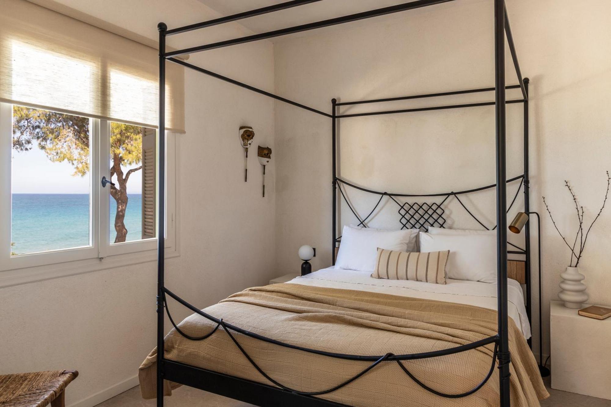 Bozonos Slow Living - Seaside Simplicity Amoudi