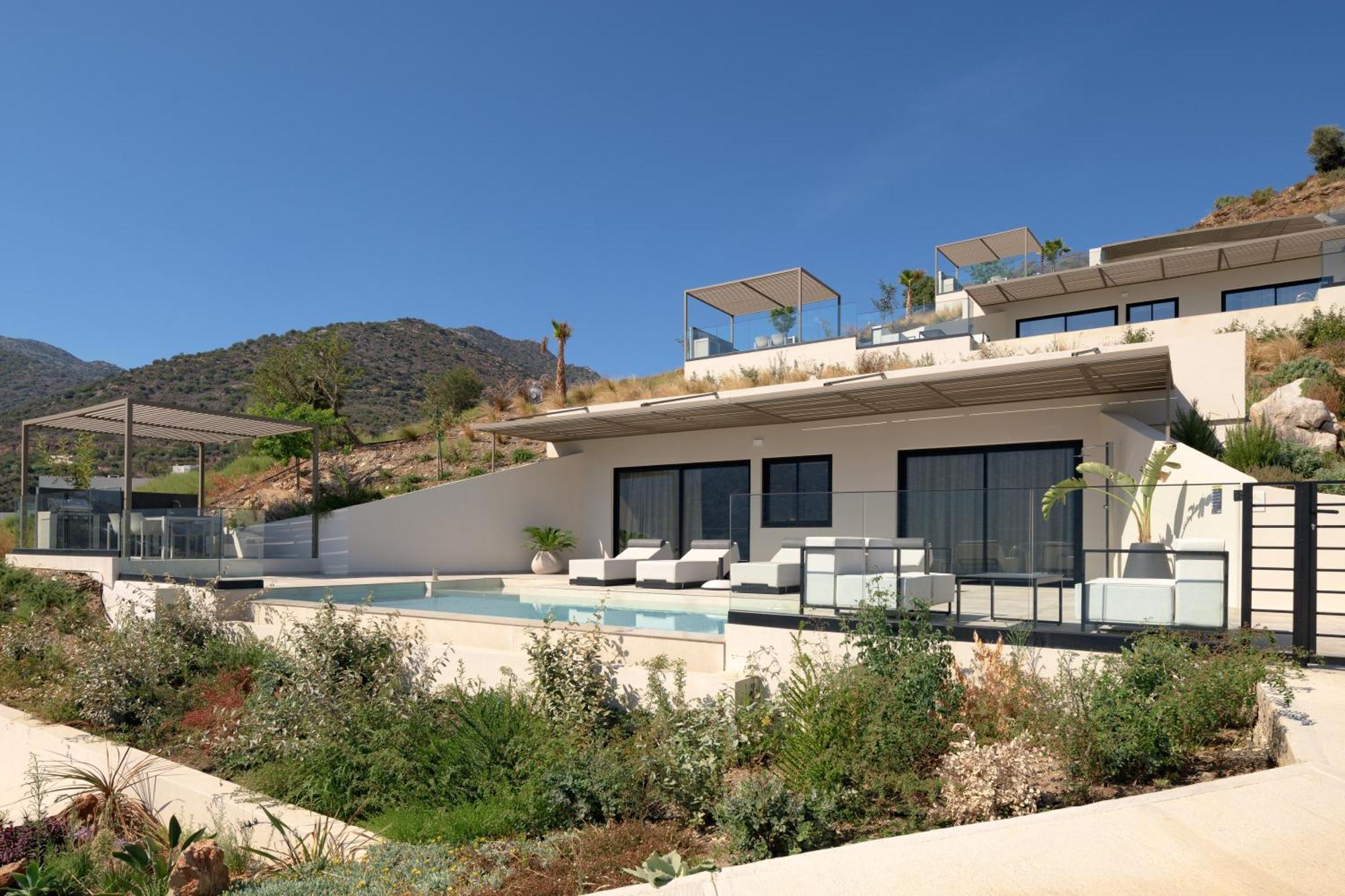 Cueva Villas, With Pool, Seaviews & Close To Sea, By Thinkvilla *