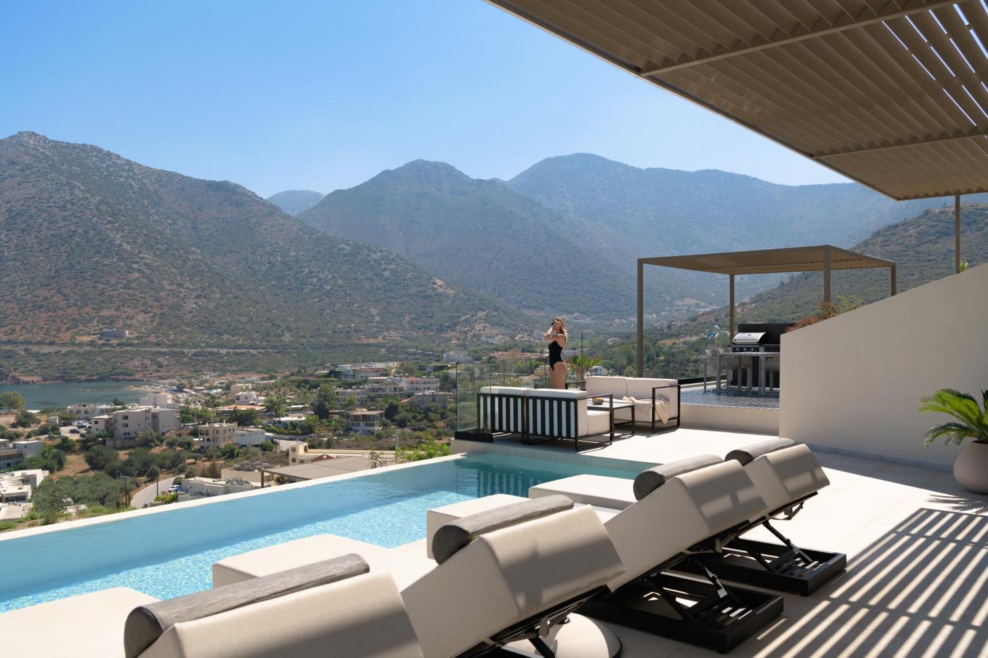 Cueva Villas, With Pool, Seaviews & Close To Sea, By Thinkvilla Villa