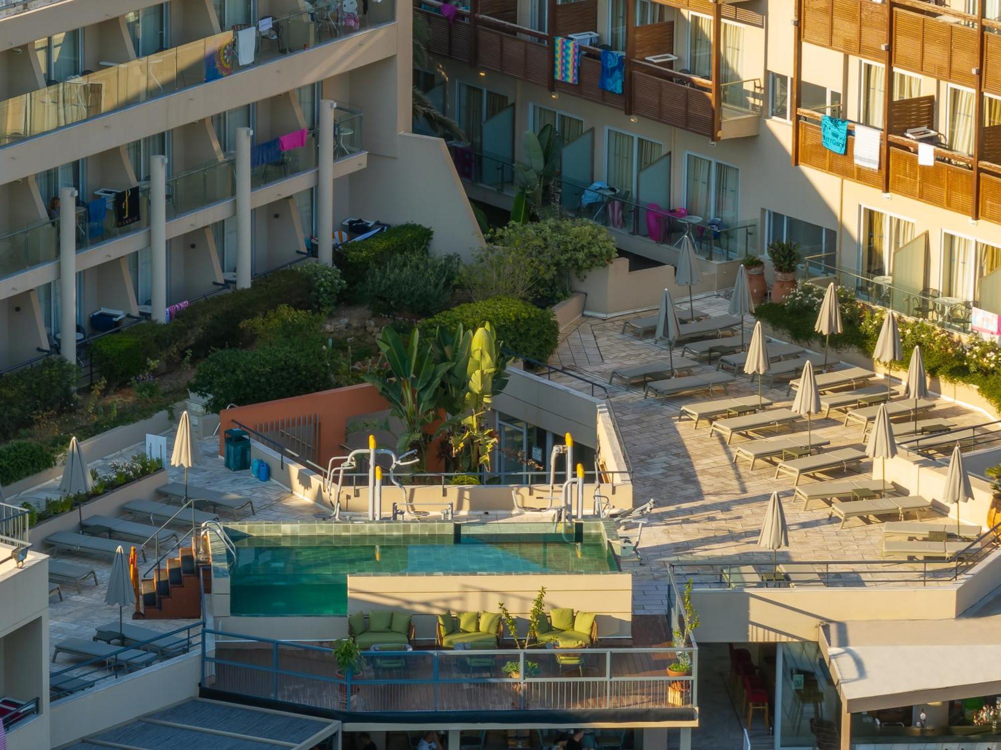 Hotel Minos 4*