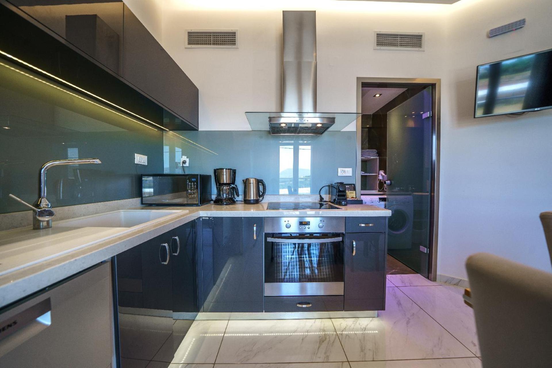 Elysian Apartment *