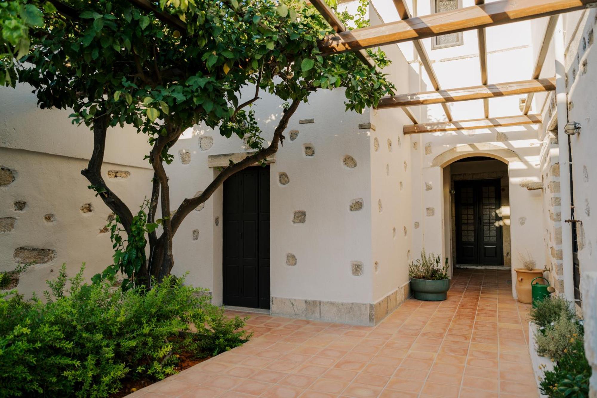 Koutouloufari Village Club Hotel 3*