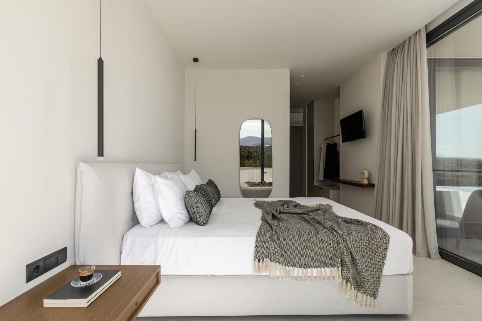 Aerial - Sea & Gaze With Daily Housekeeping By Etouri *