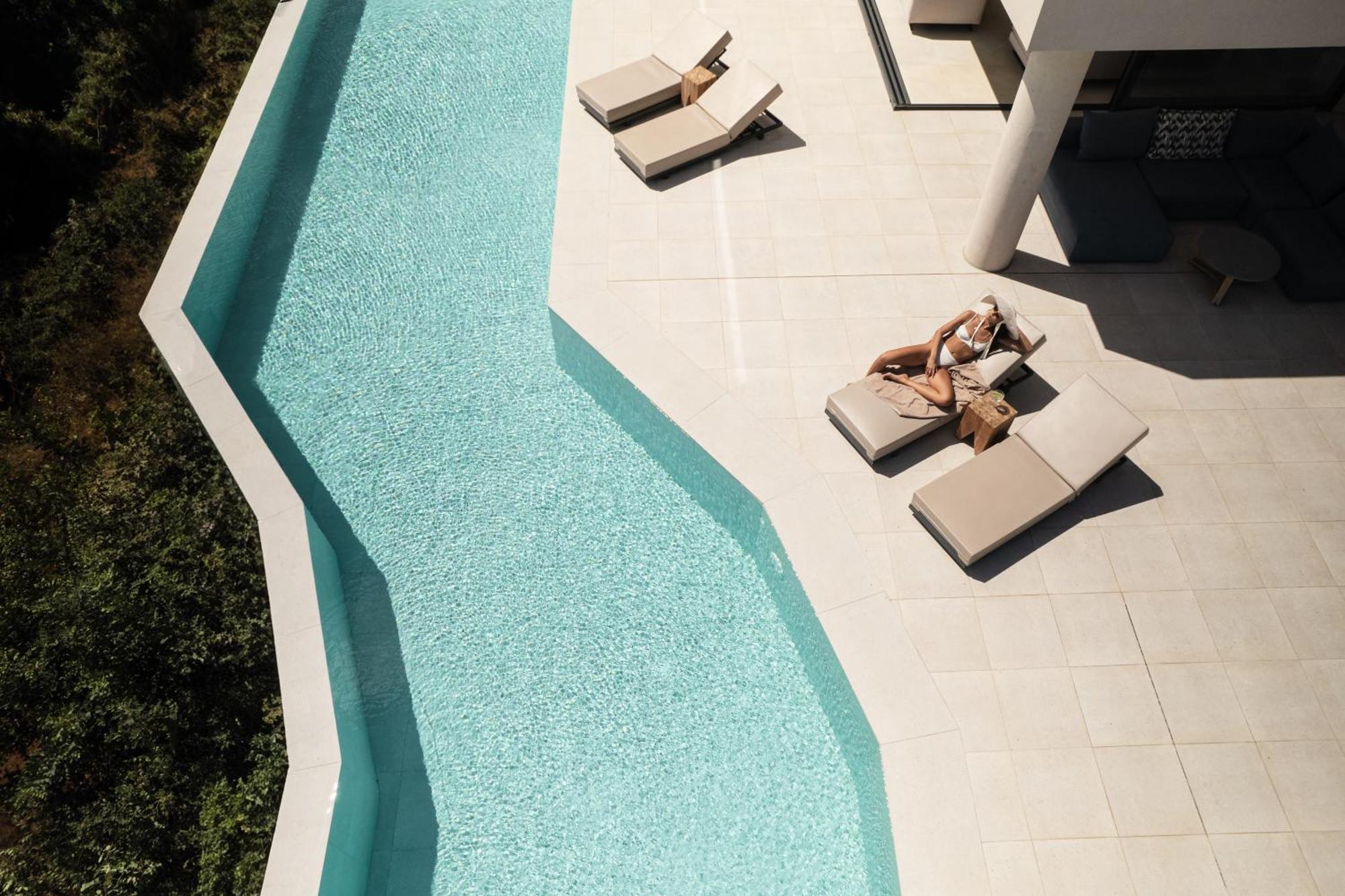 Aerial - Sea & Gaze With Daily Housekeeping By Etouri