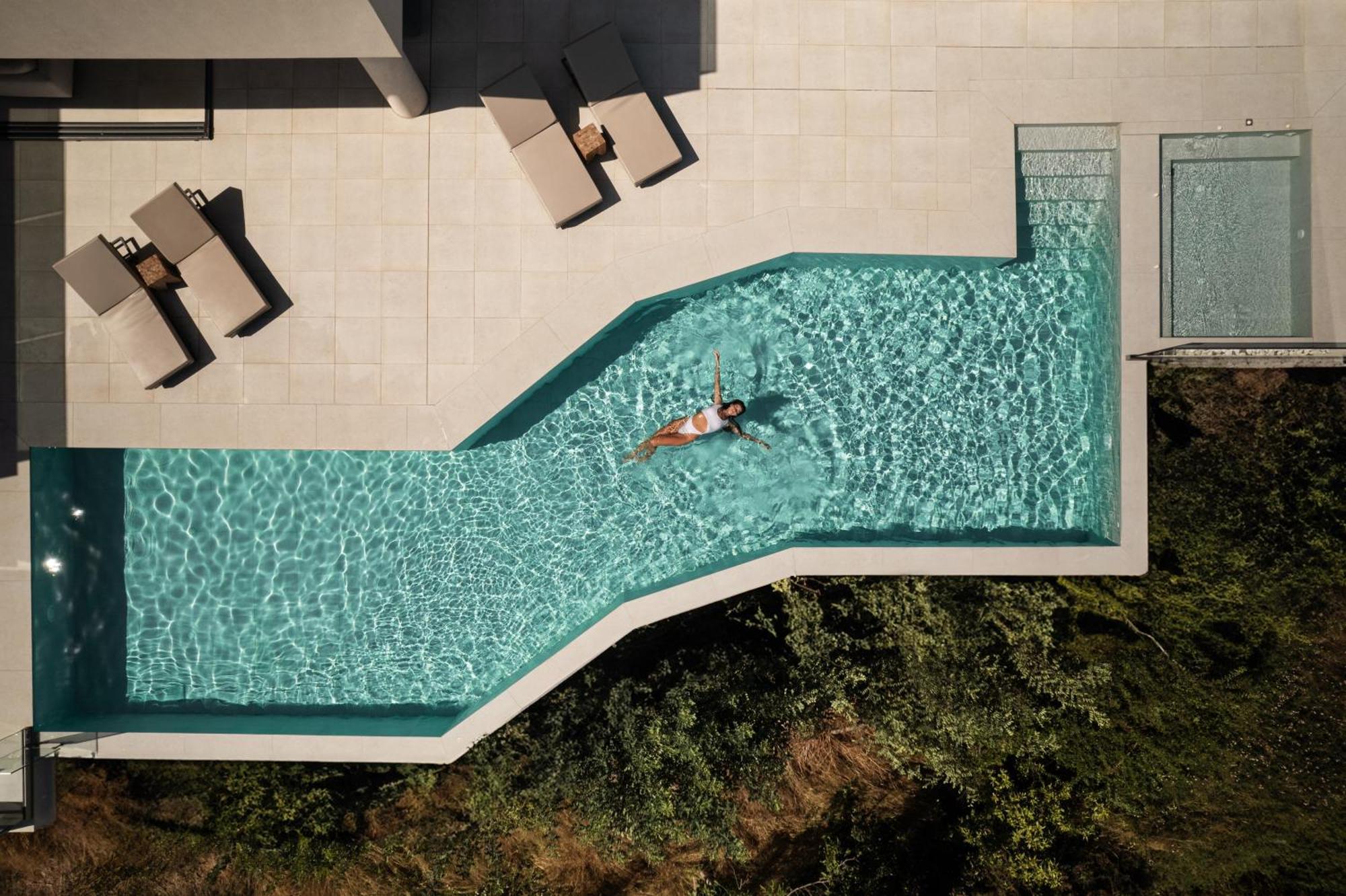 Aerial - Sea & Gaze With Daily Housekeeping By Etouri *