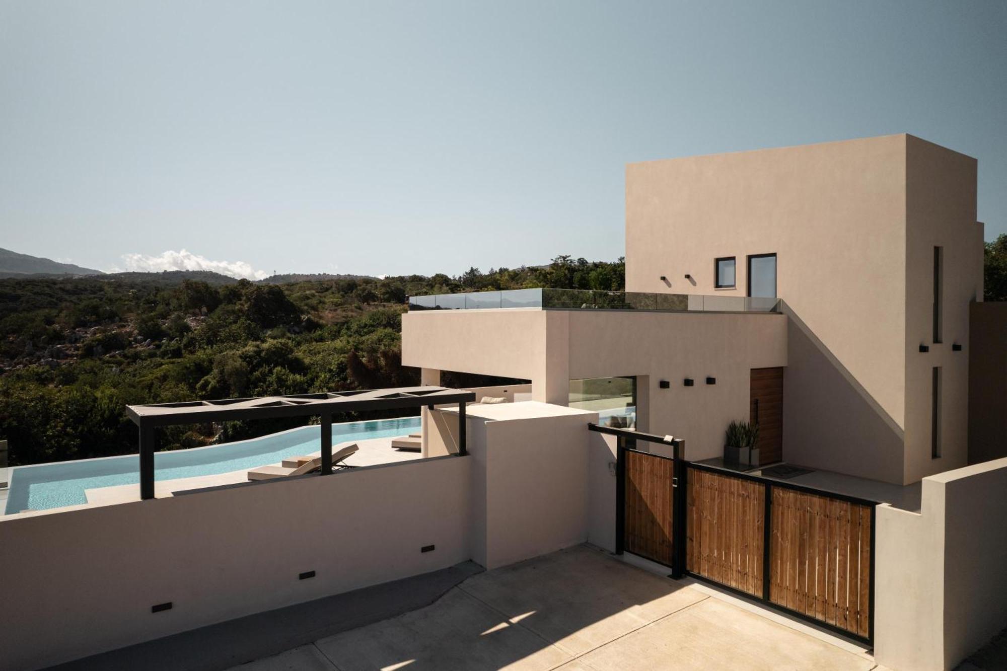 Villa Aerial - Sea & Gaze With Daily Housekeeping By Etouri *