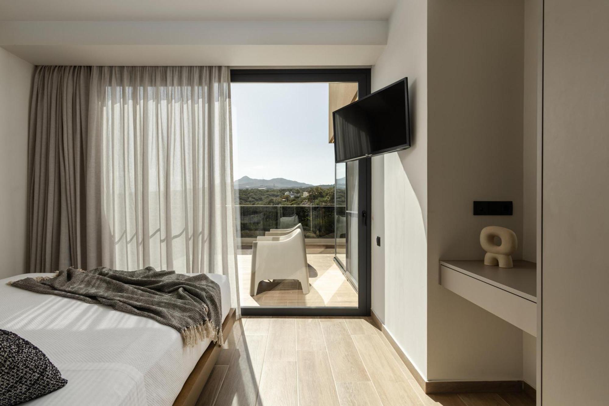 Villa Aerial - Sea & Gaze With Daily Housekeeping By Etouri *