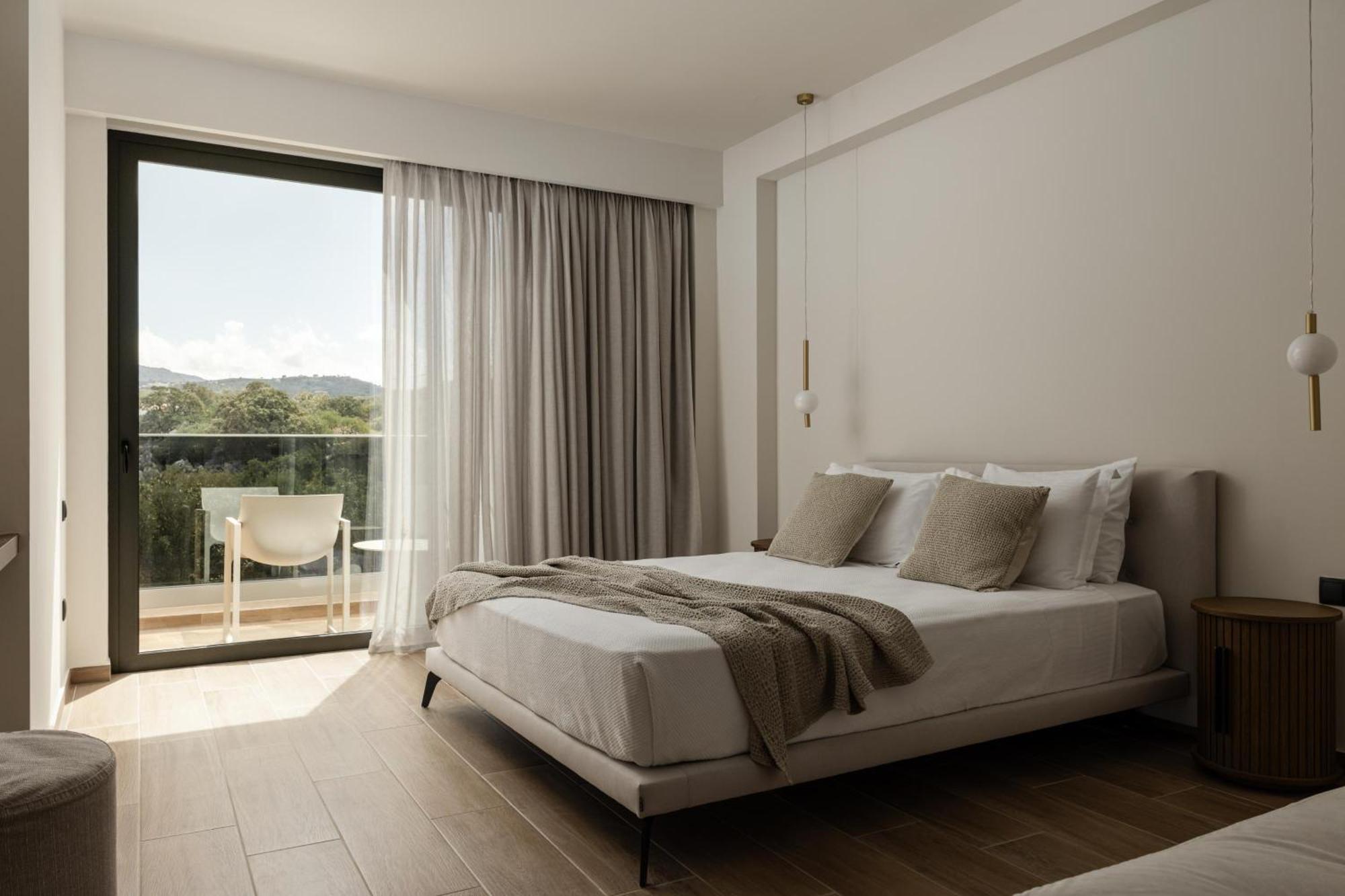 Villa Aerial - Sea & Gaze With Daily Housekeeping By Etouri