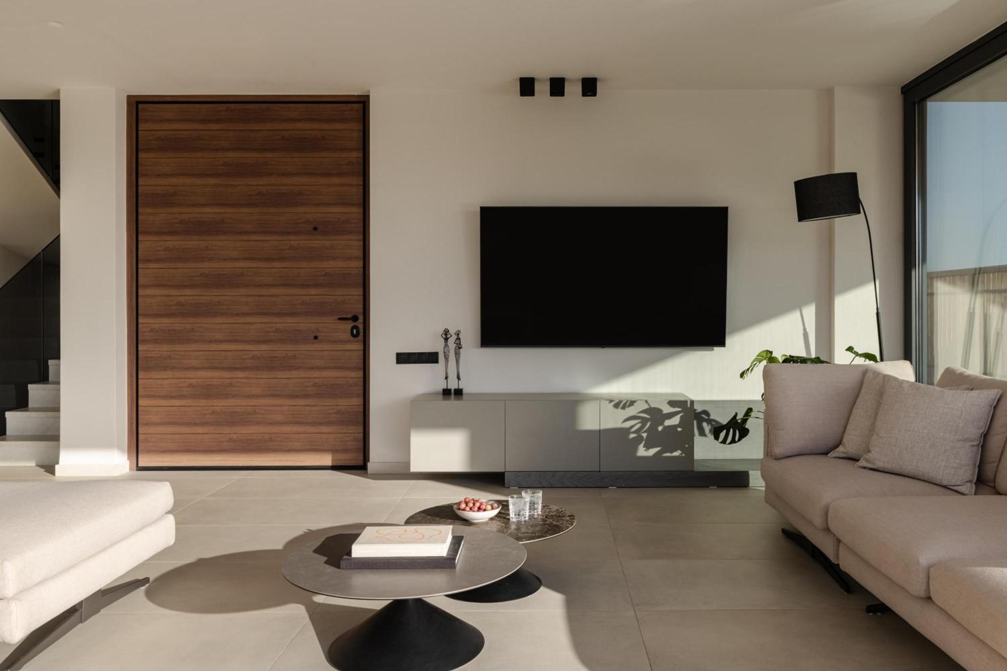 Aerial - Sea & Gaze With Daily Housekeeping By Etouri