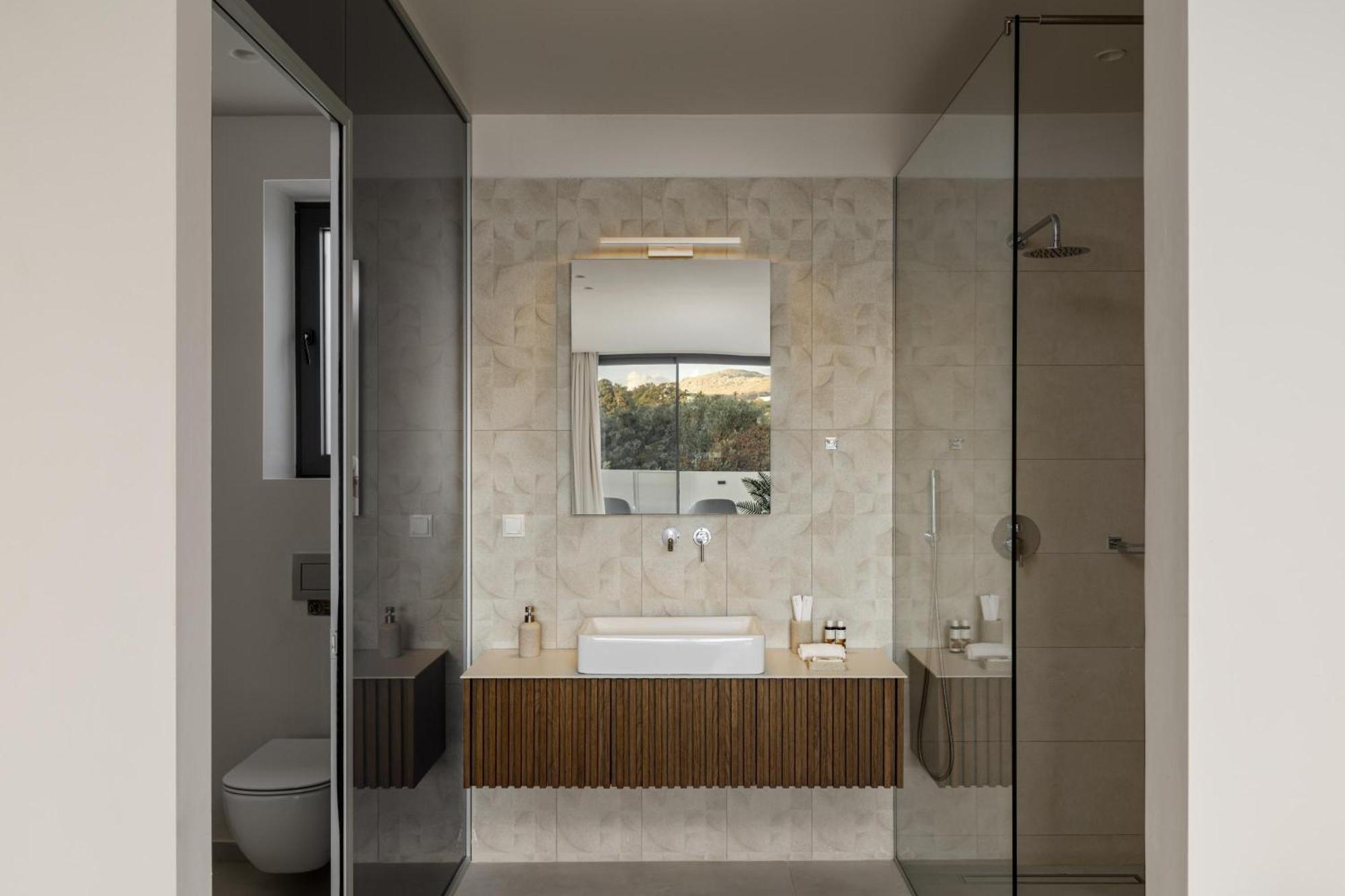 Aerial - Sea & Gaze With Daily Housekeeping By Etouri